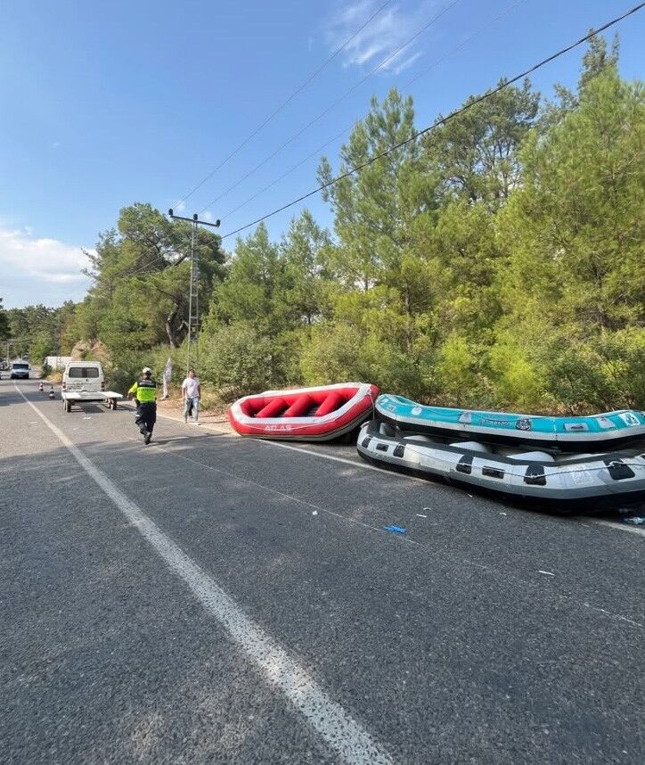 Manavgat Romork Botlar Devrildi3