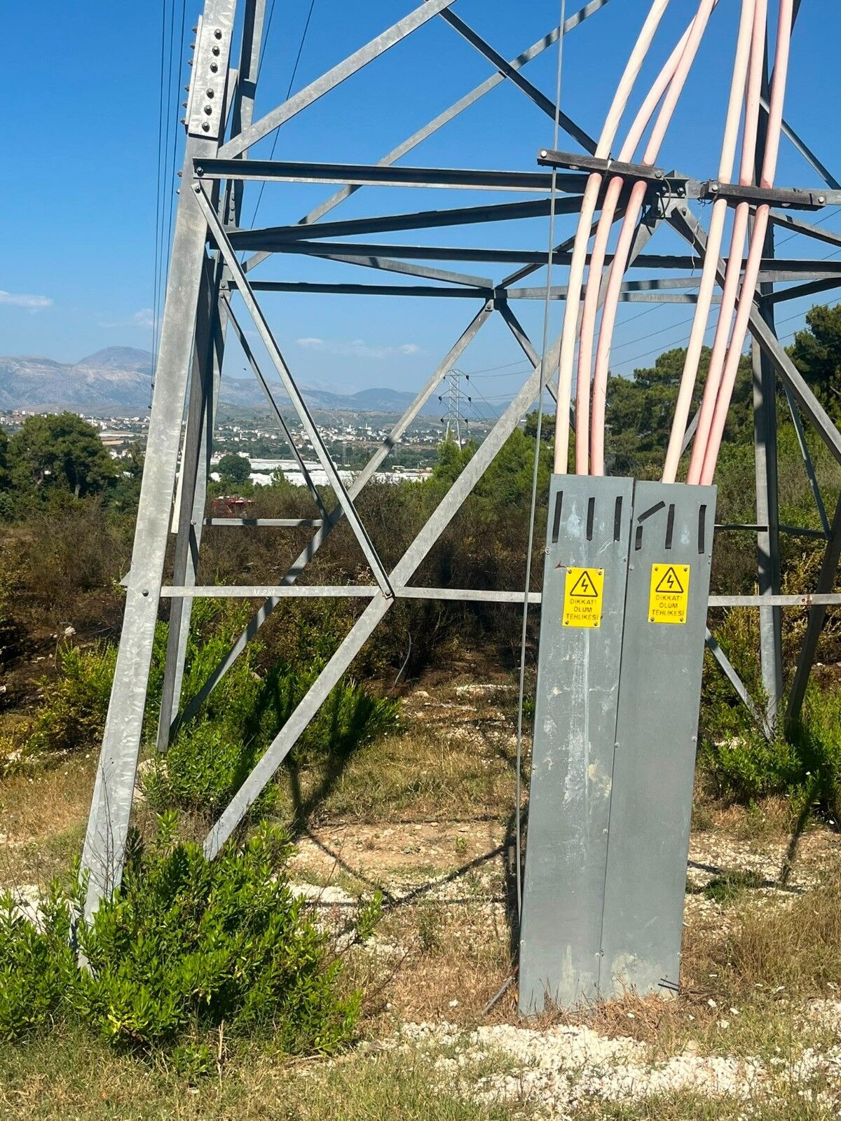 Manavgat Sarilar Mahallesi Ormanlık Alan Yangin4
