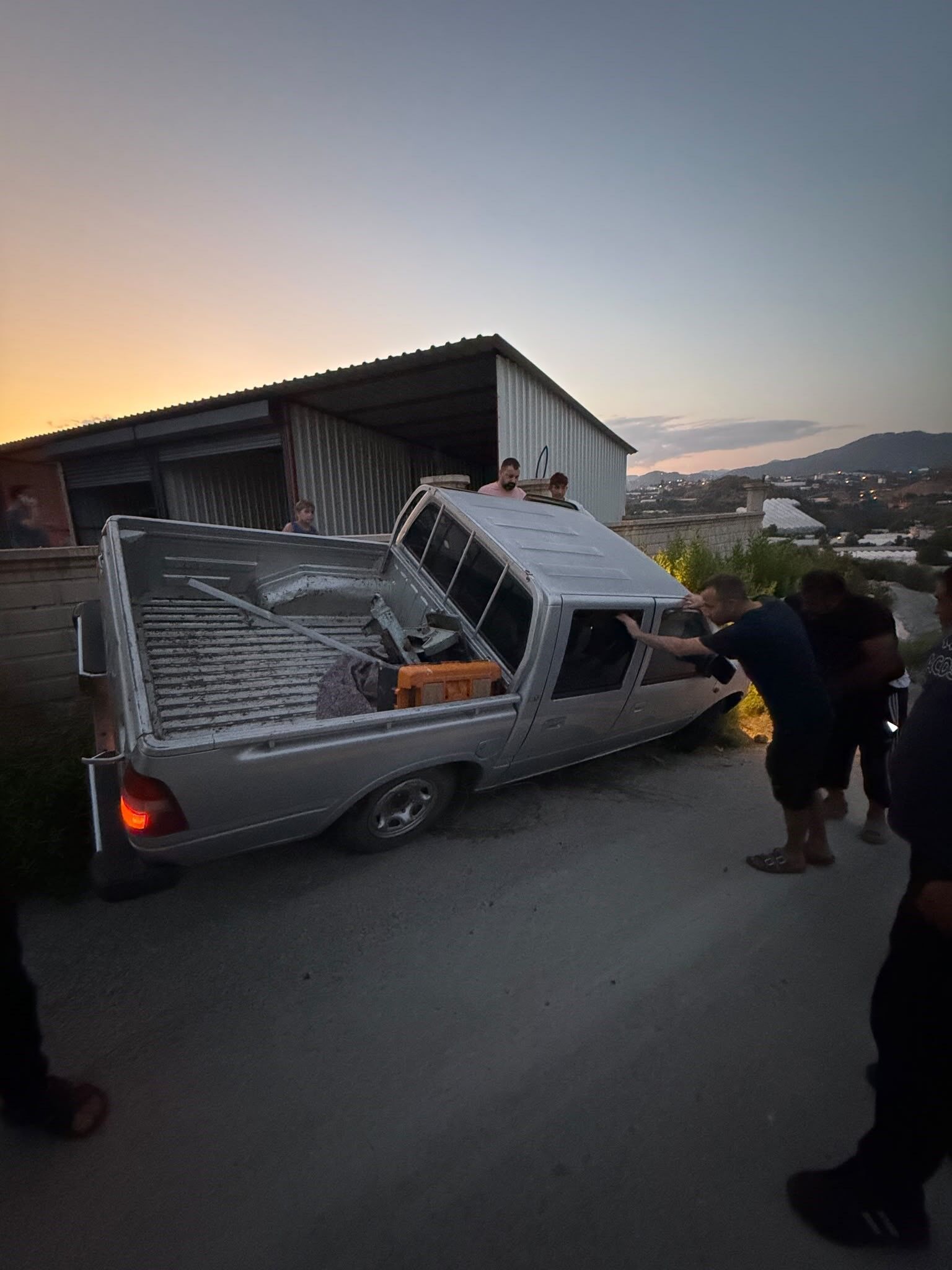 Otomobil Kamyonetle Carpisti Alanya3