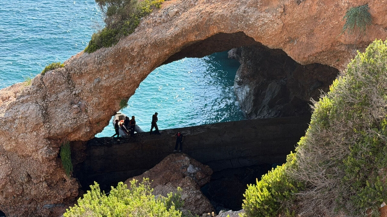 Antalya Denizde Mahsur Kaldı