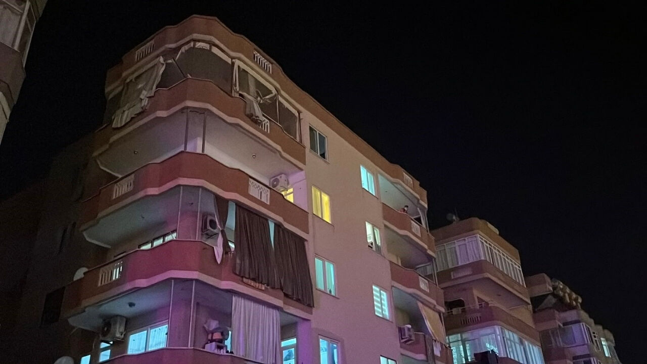 Atlamak Için Çatıya Çıktı