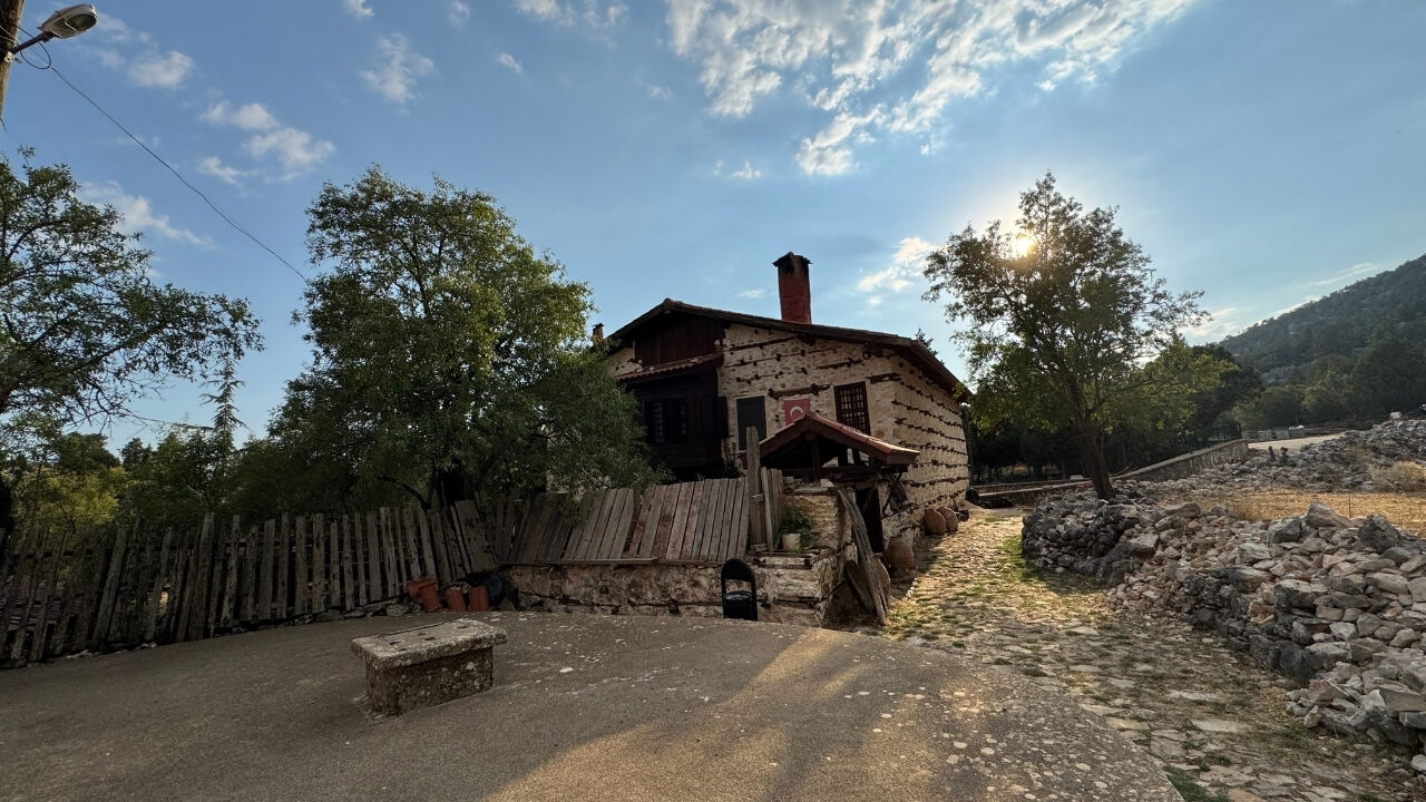 Betonsuz Kö