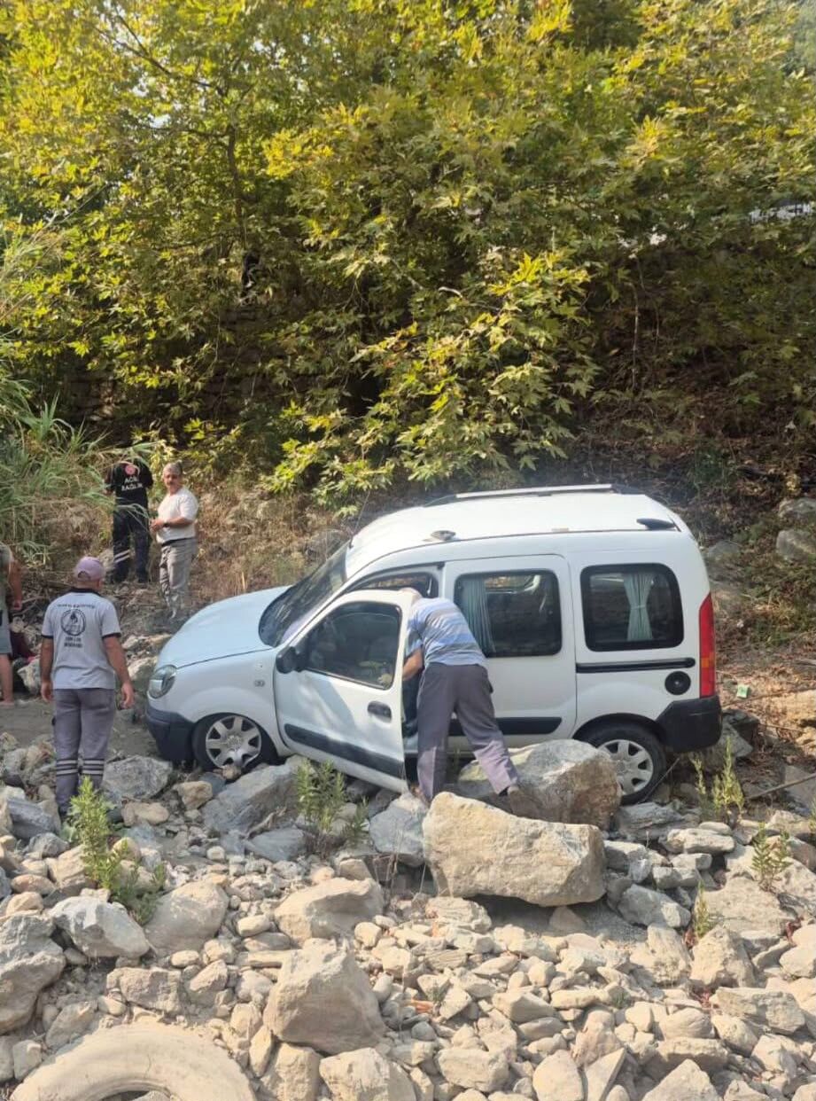 Alanya Arac Sarampole Uctu 3 Yarali