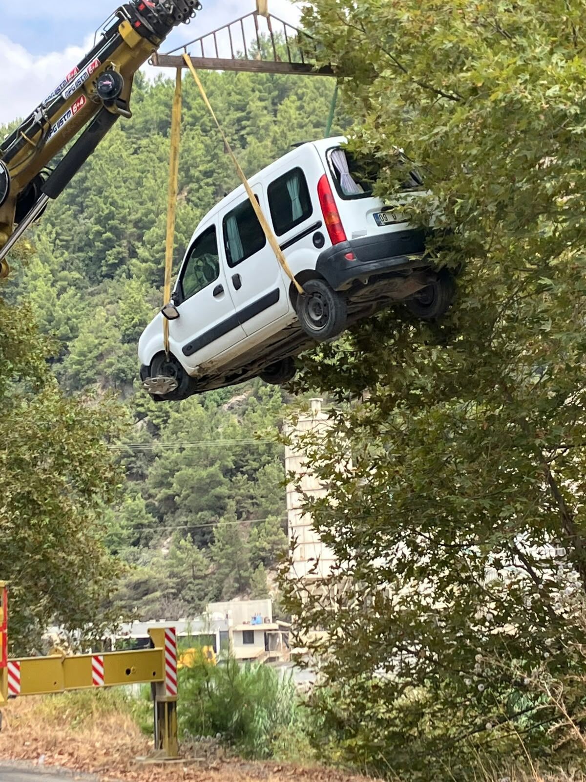 Alanya Arac Sarampole Uctu 3 Yarali4