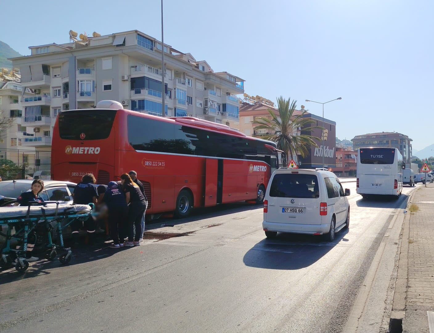 Alanya Otobus Otomobil Kaza Yarali
