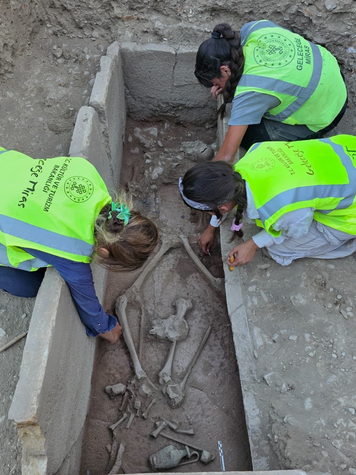 Antalya Aspendos Mezar Kesif4