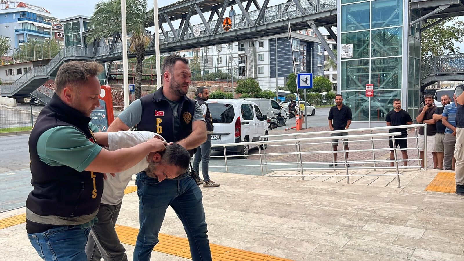 Antalya Doviz Burosu Soygunu 3 Tutuklama4