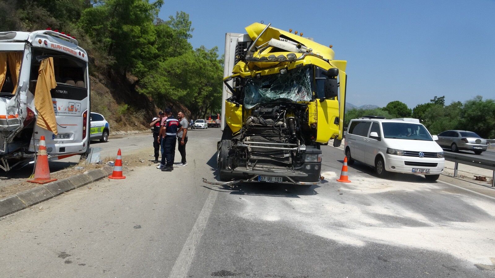 Antalya Kemer Yolu 11 Yarali2