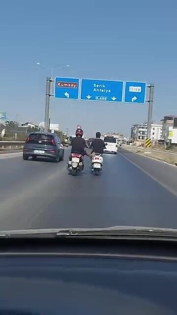 Antalya Manavgat Yolu Tehlikeli Yolculuk3
