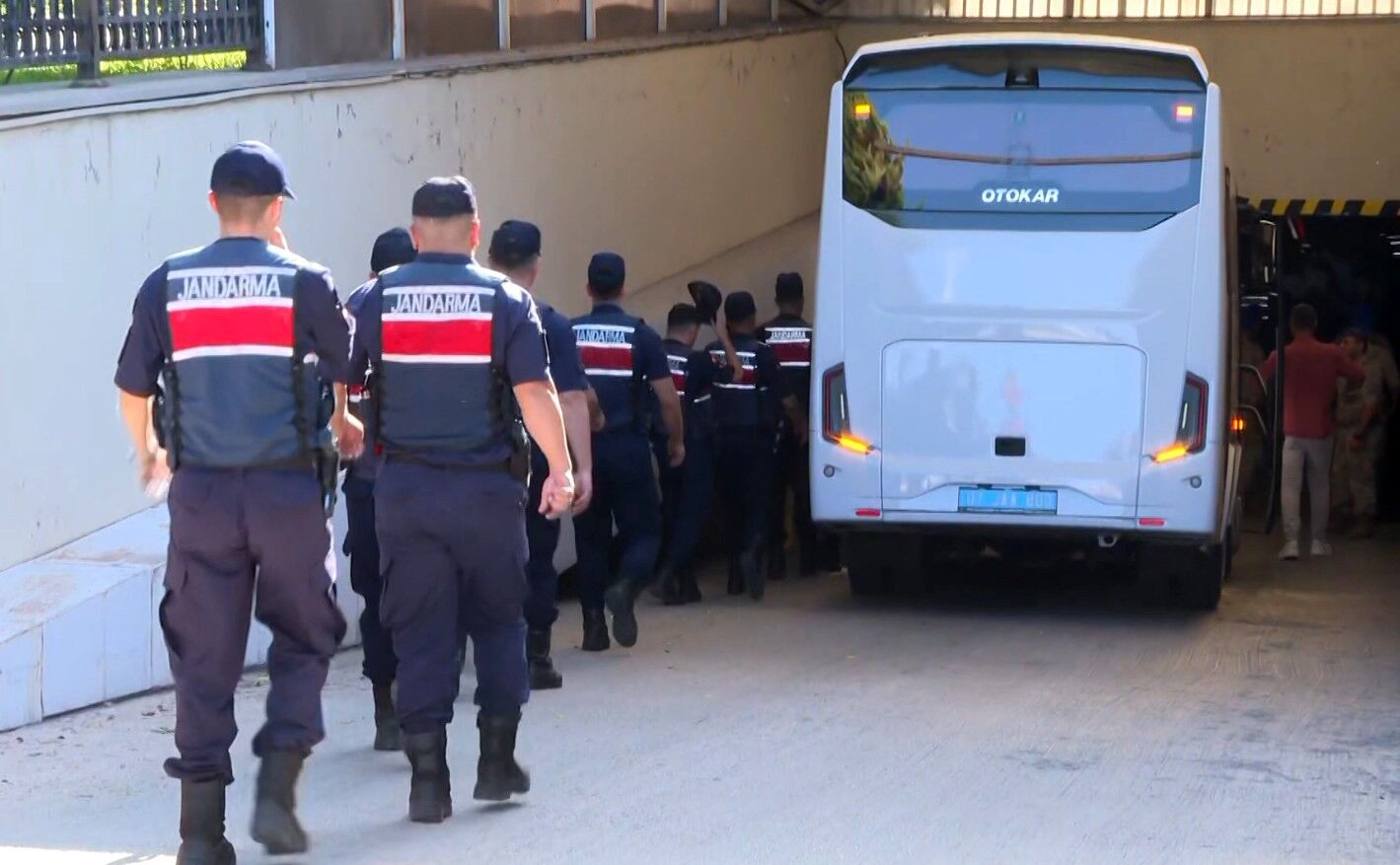 Hazine Tasinmazi Sorusturma 21 Supheli