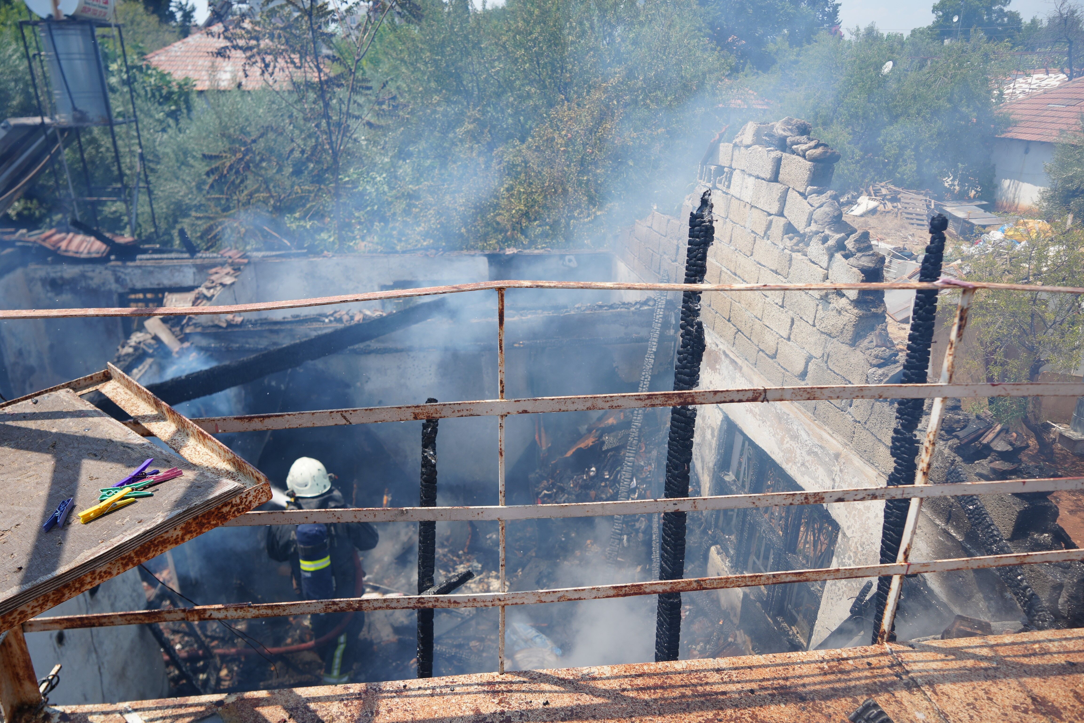 Kepez Gecekondu Mahallesi Antalya Yangin6