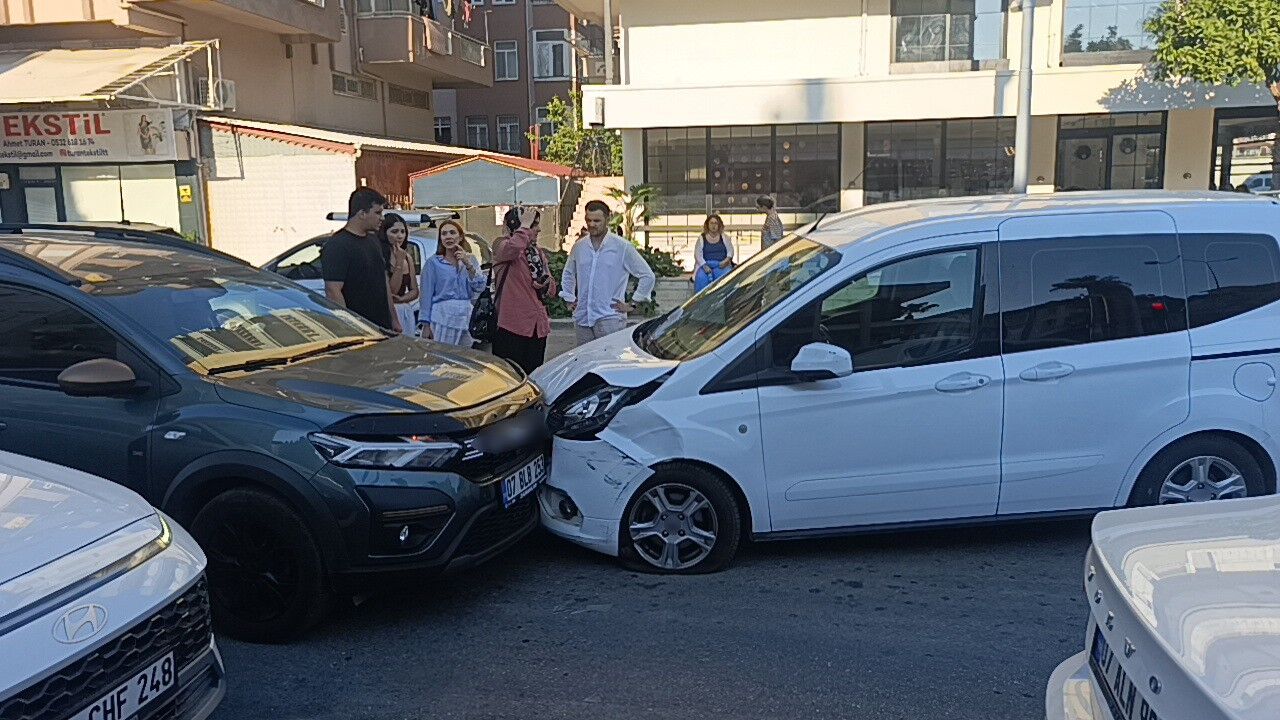 Manavgat Eski Hisar Mahallesi Zincirleme Kaza2