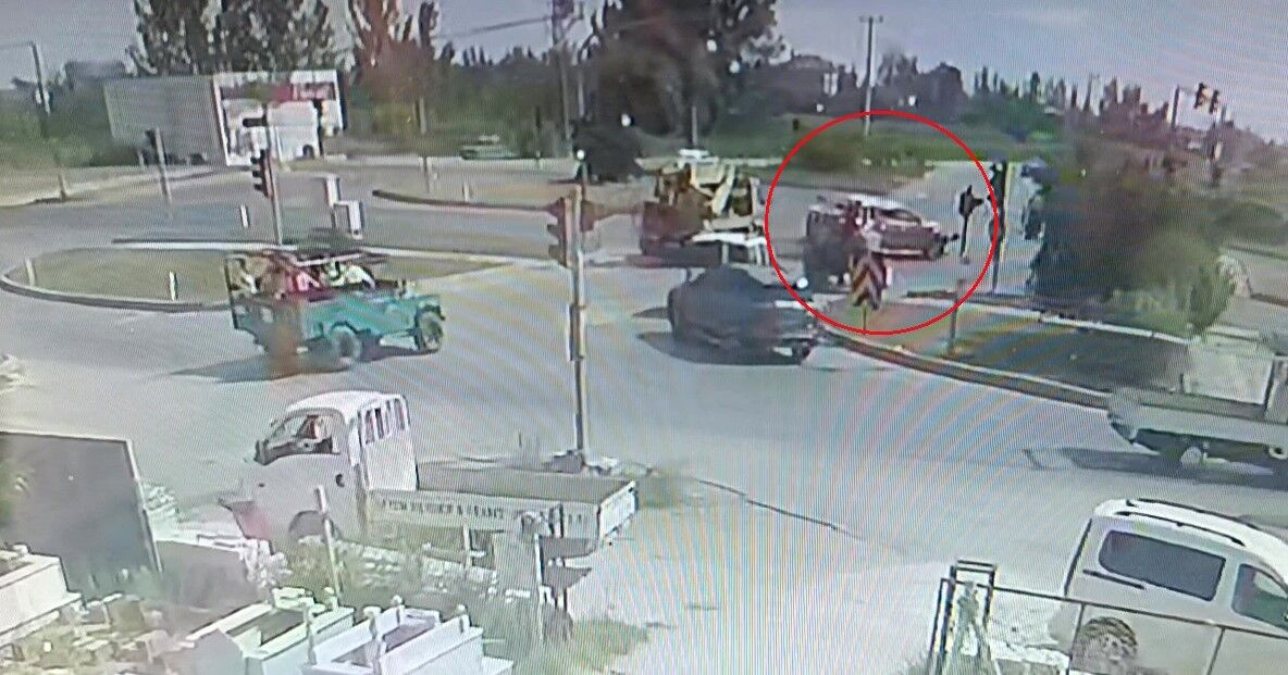 Manavgat Kirmizi Isik Ihlali Kaza1-1