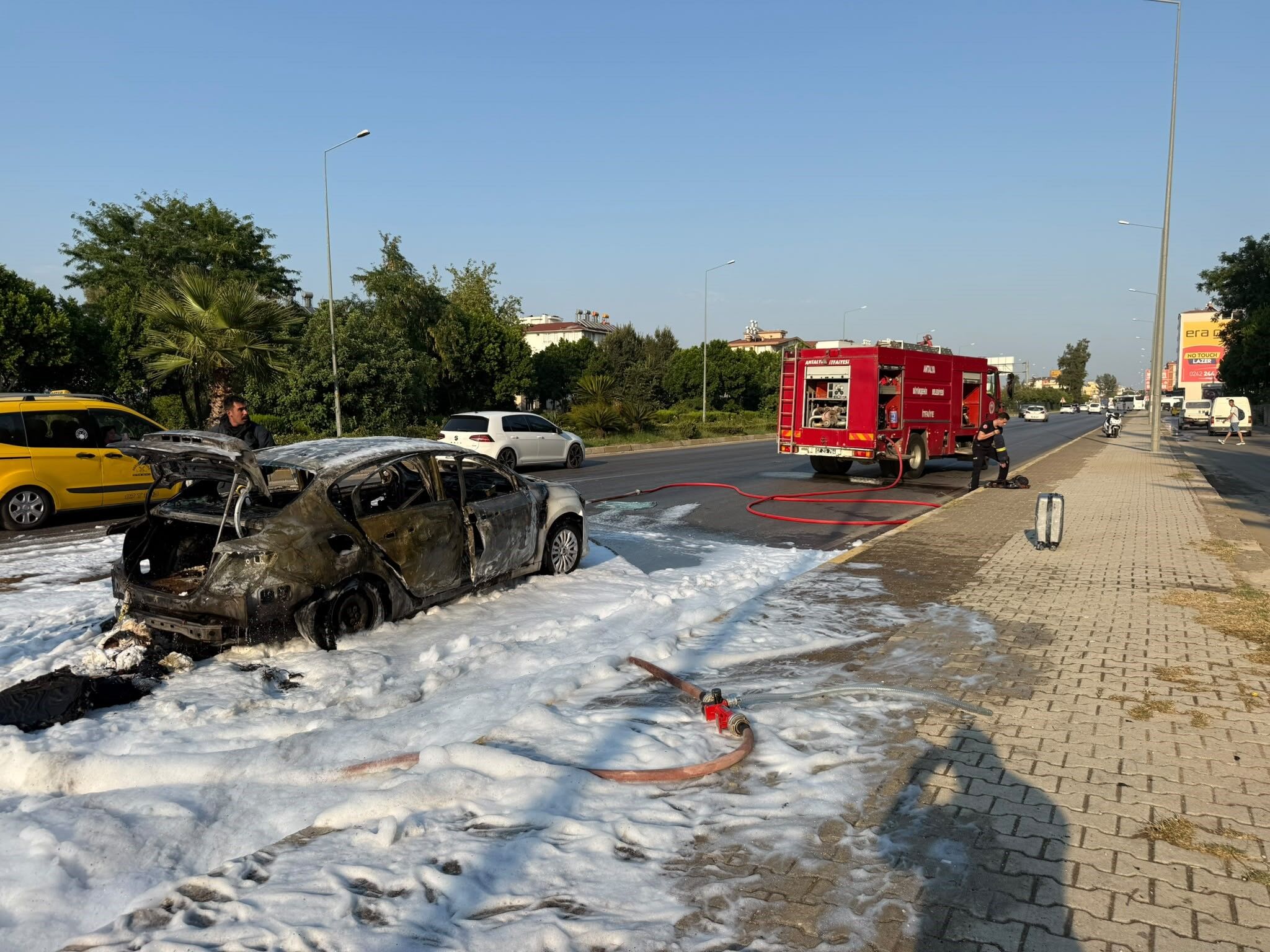 Serik Arac Yangini Orta Mahalle3