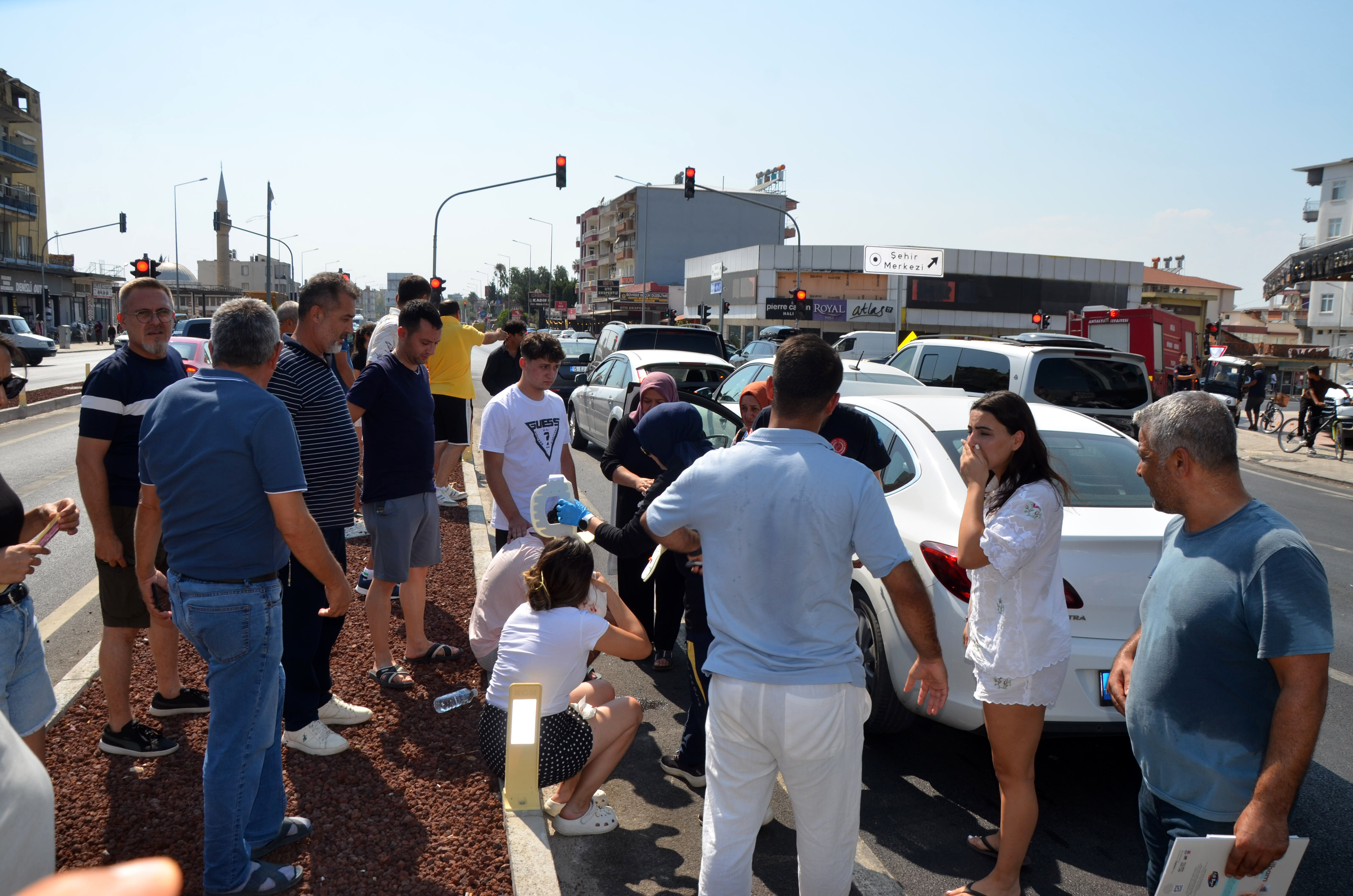 Serik Zincirleme Kaza Antalya 6Yarali2