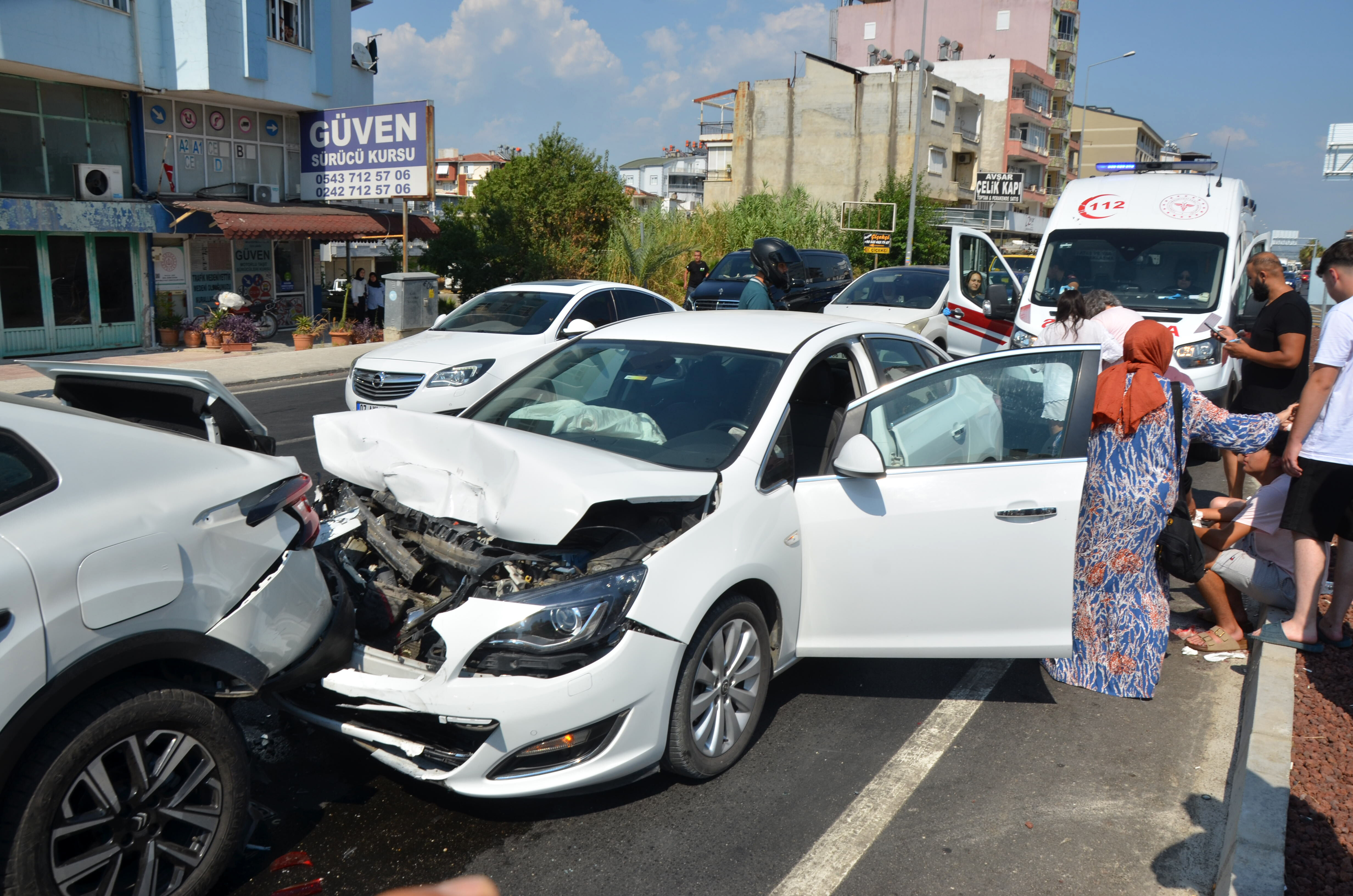 Serik Zincirleme Kaza Antalya 6Yarali6