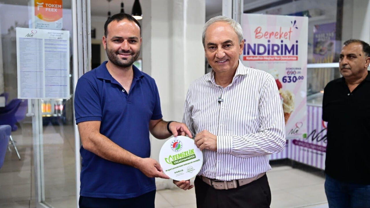 Temizlik Kirletmemektir Sticker