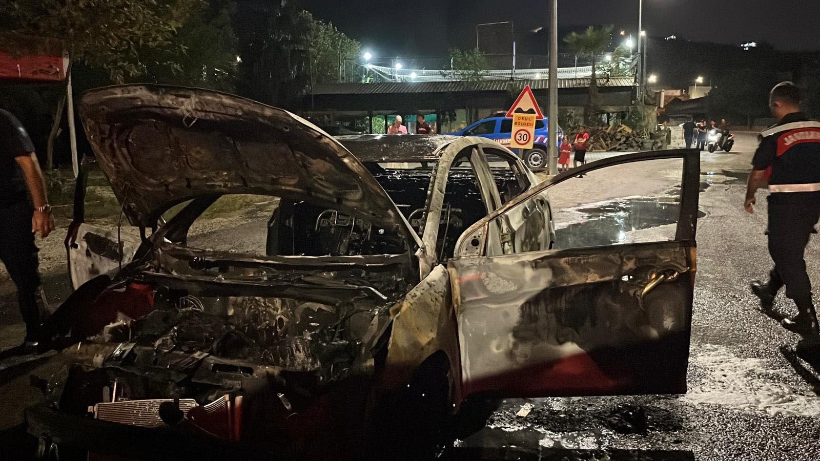 Antalya Alanya Otomobil Alev Aldi5