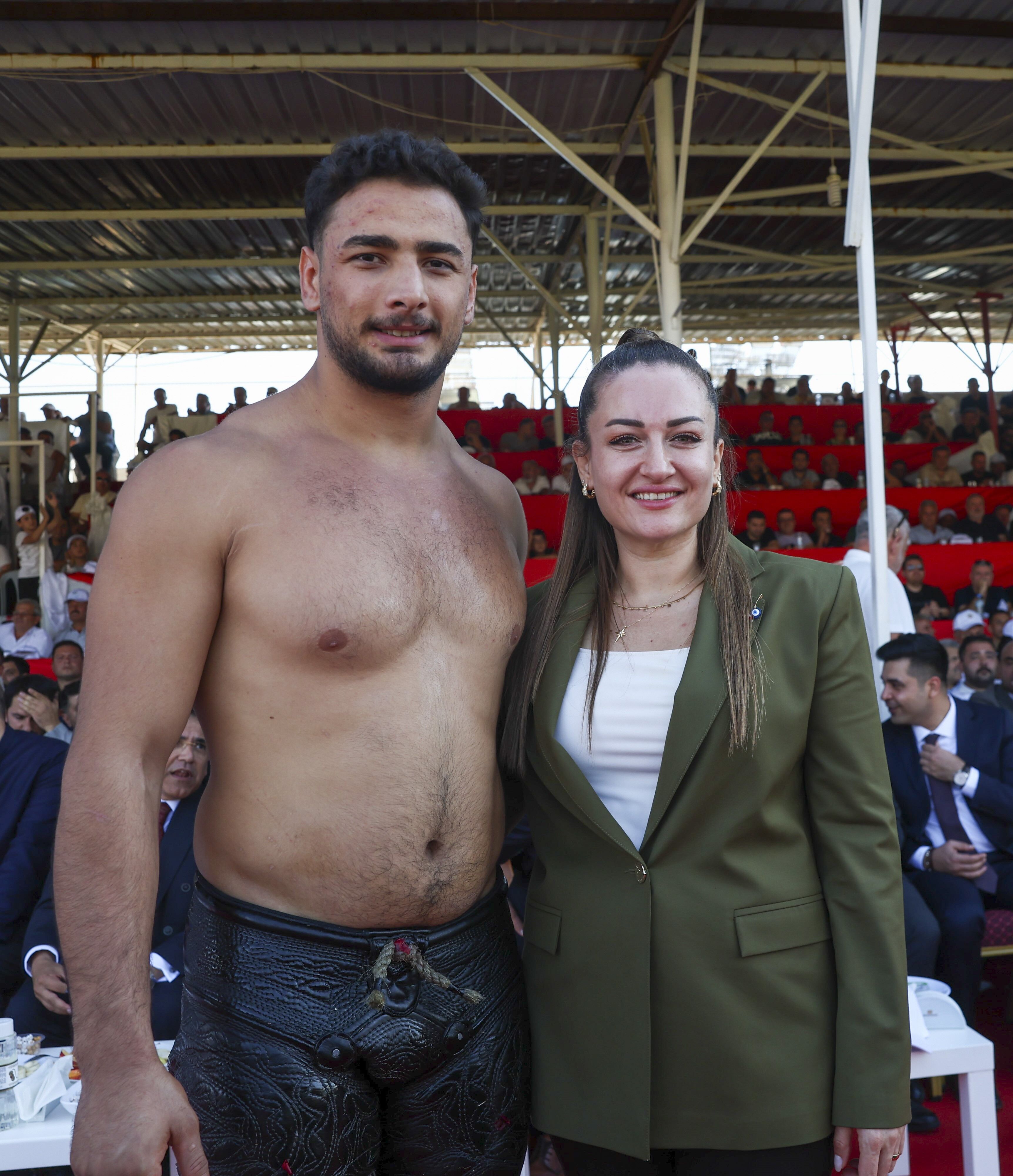 Antalya Buyuksehir 21 Pehlivan Gures Cumhurbaşkanlig