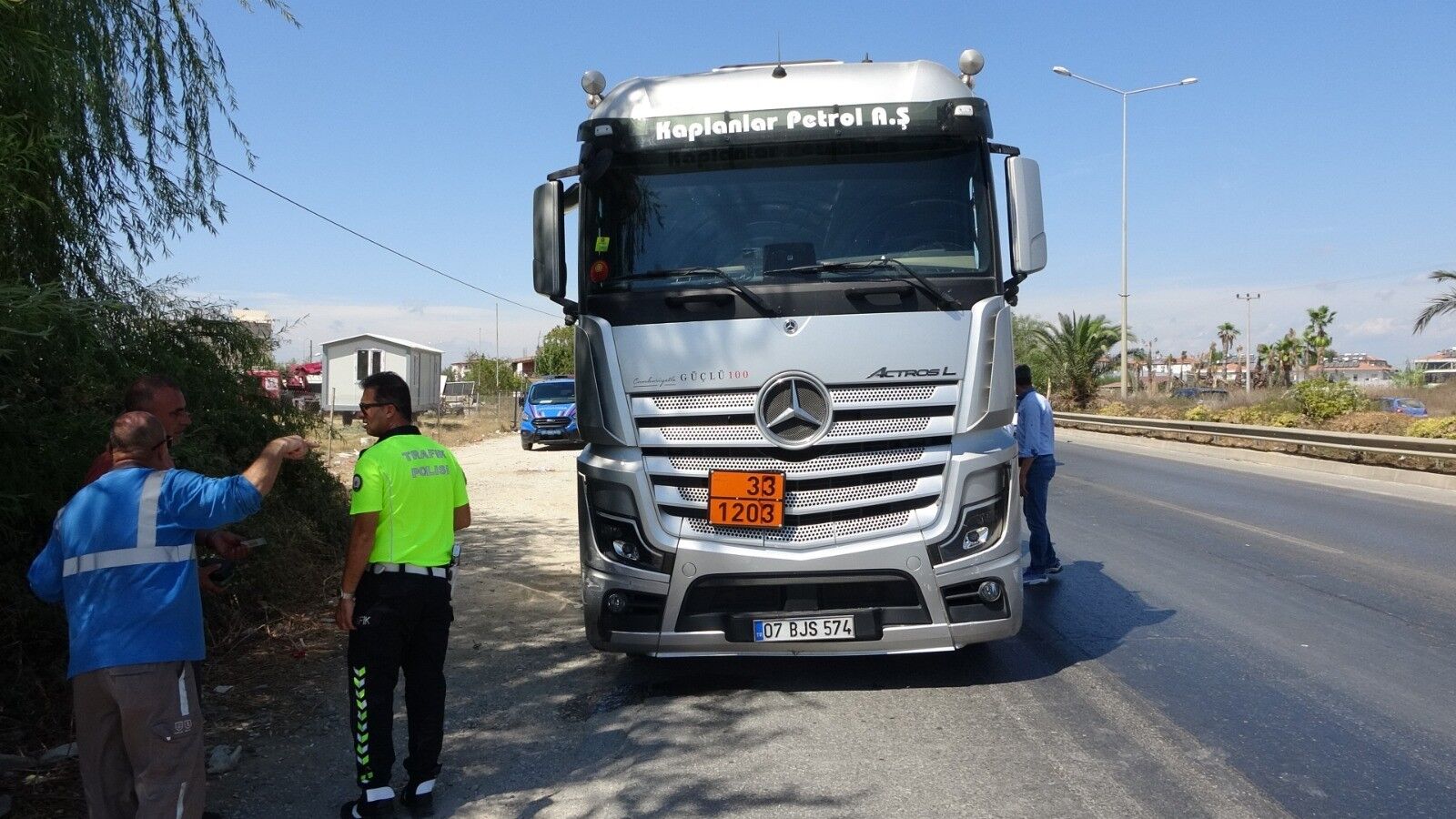 Antalya Manavgat Akaryakit Tanekeri Otomobil Kaza4