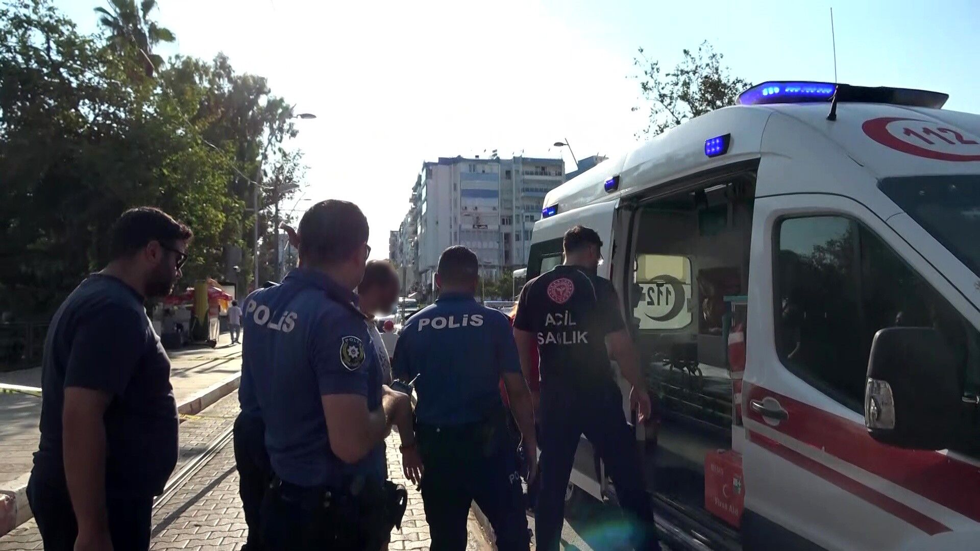 Antalya Muratpasa Demir Korkuluk Intihar Girisimi5