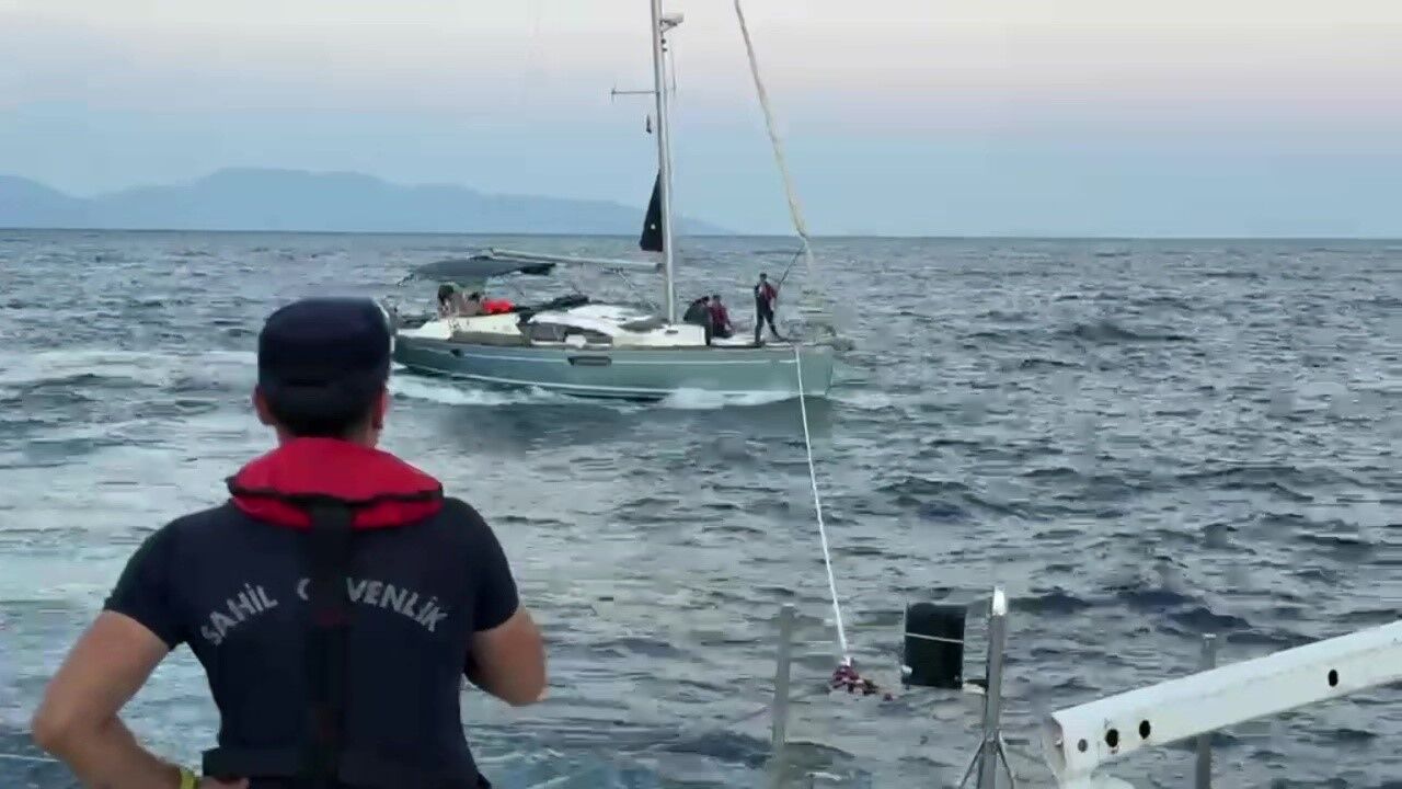 Demre Sahil Guvenlik Tekne Israil Uyruklu Iki Kisi Kurtarildi