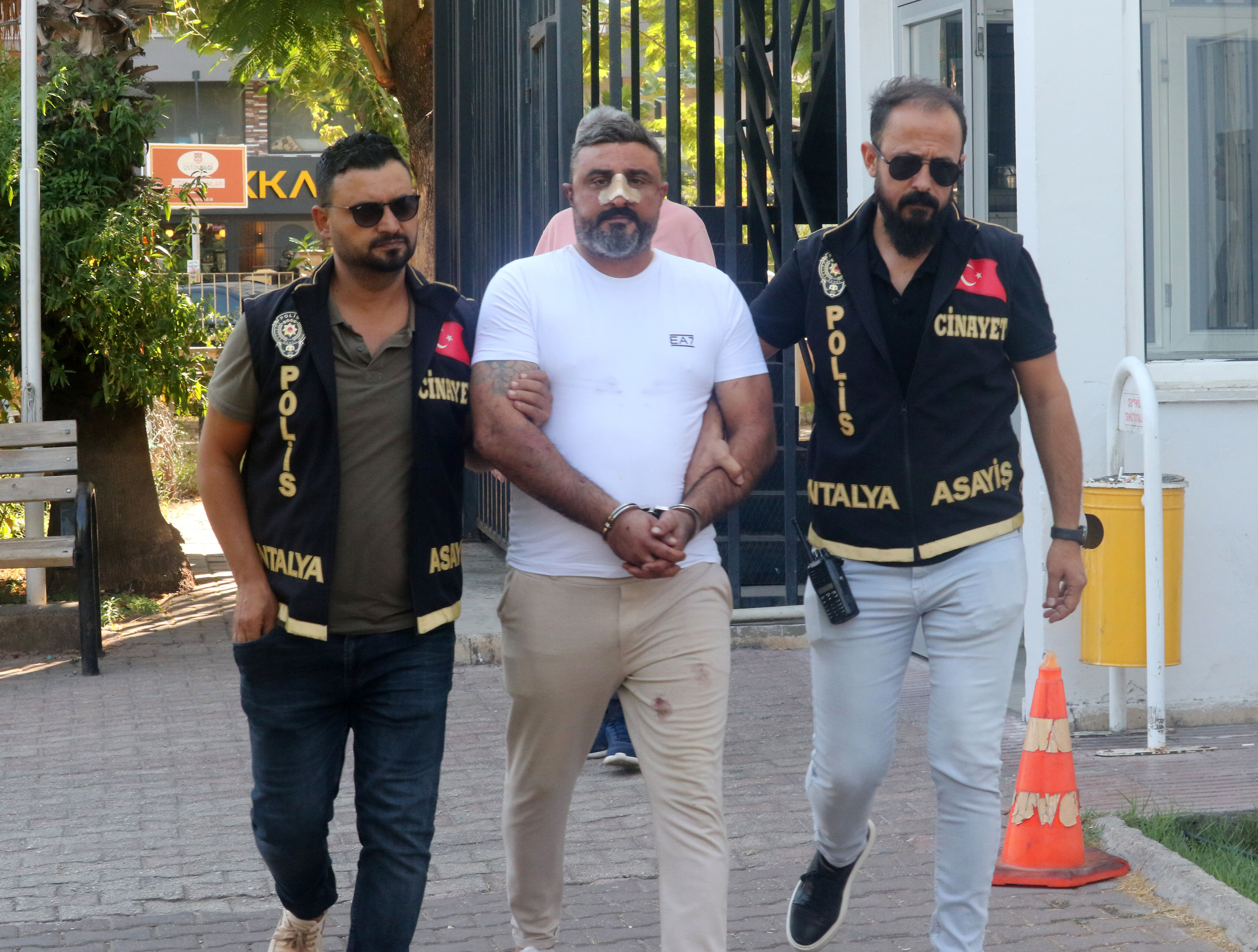 E S K I T R A B Z O N S P O R L U F U T B O L C U N U N O G L U N U O L D U R E N S A N İ K