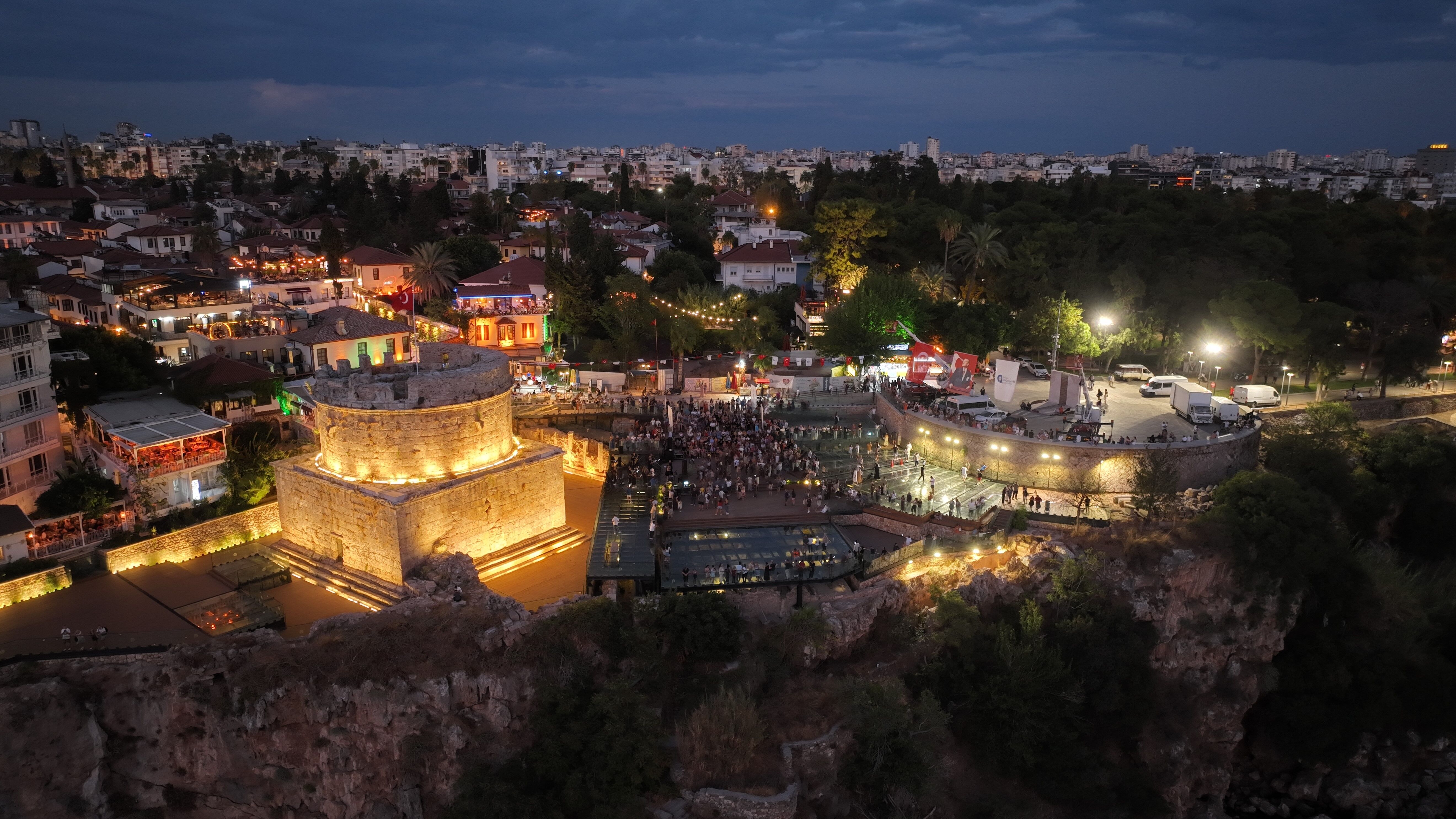 Hidirlik Kulesi Gun Batimi Konseri Antalya6