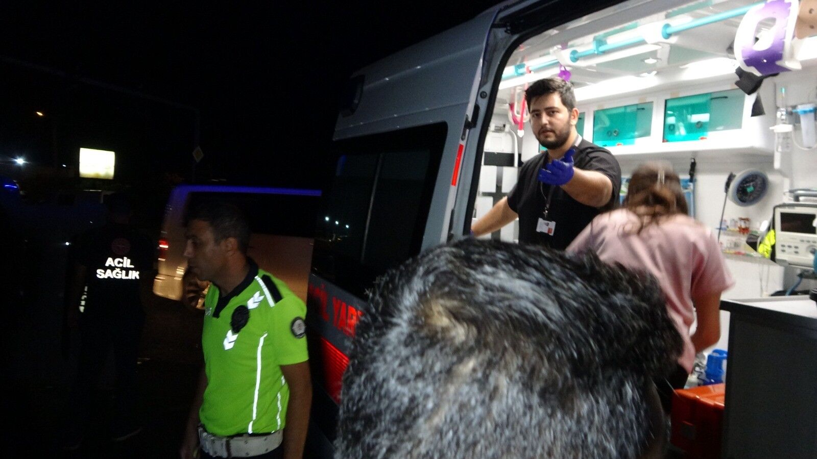 Manavgat Kirmizi Isik Ihlali Kaza 3Yarali.4