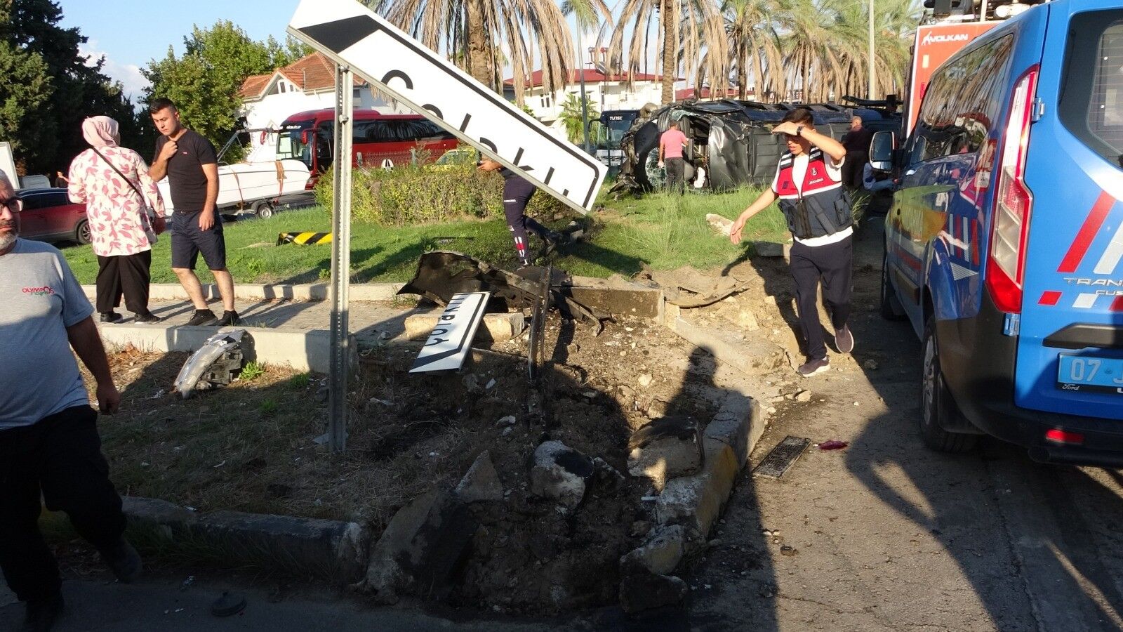 Manavgat Tur Minibusu Kaza 15 Yarali
