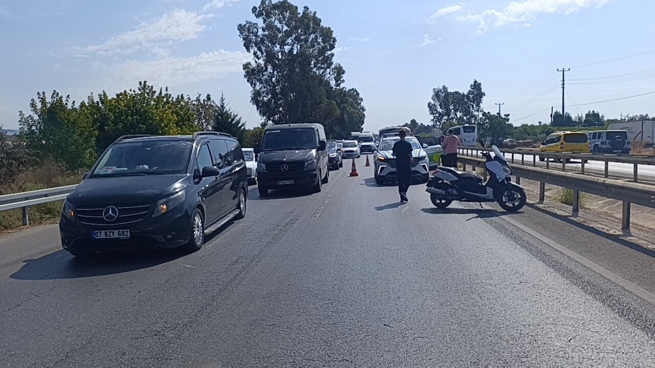 Manavgat Uc Aracli Zincirleme Kaza2