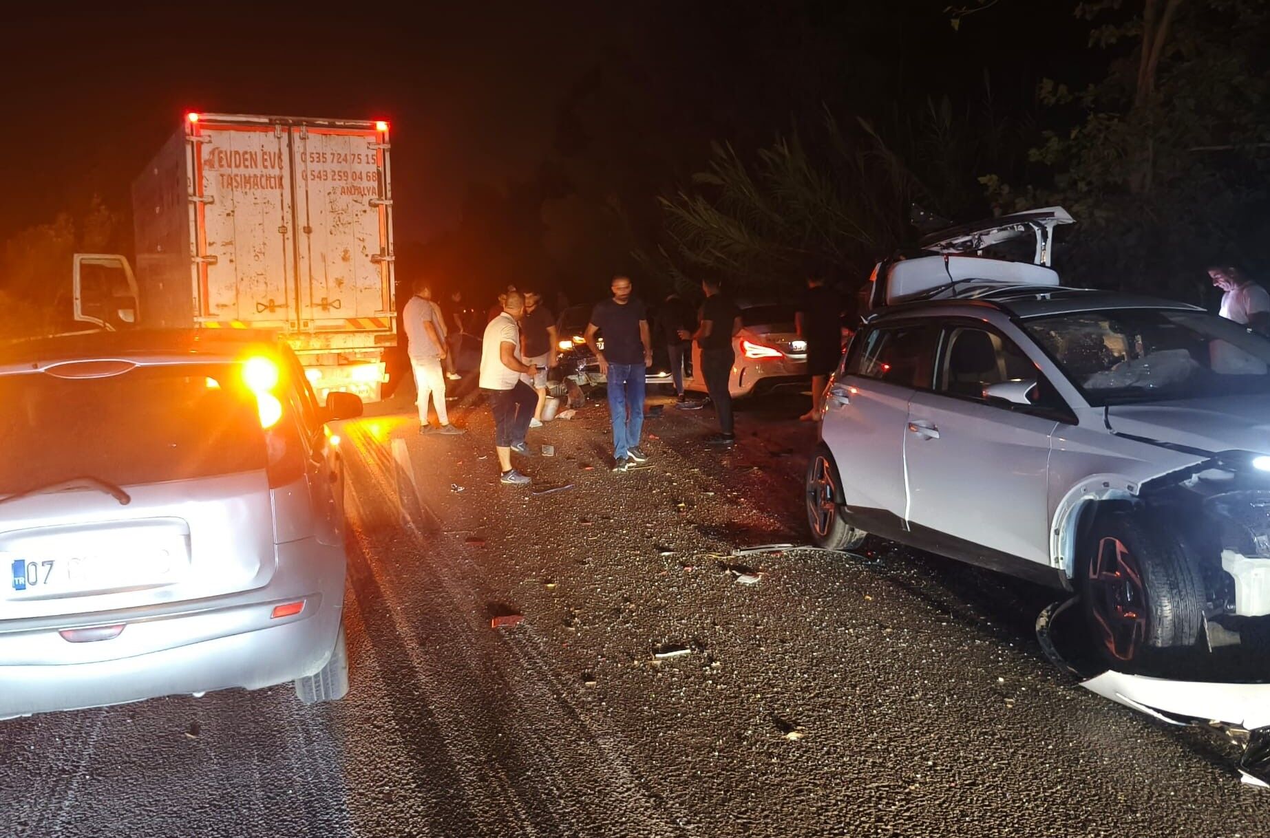 Serik 4 Arac Zincirleme Kaza Antalya2