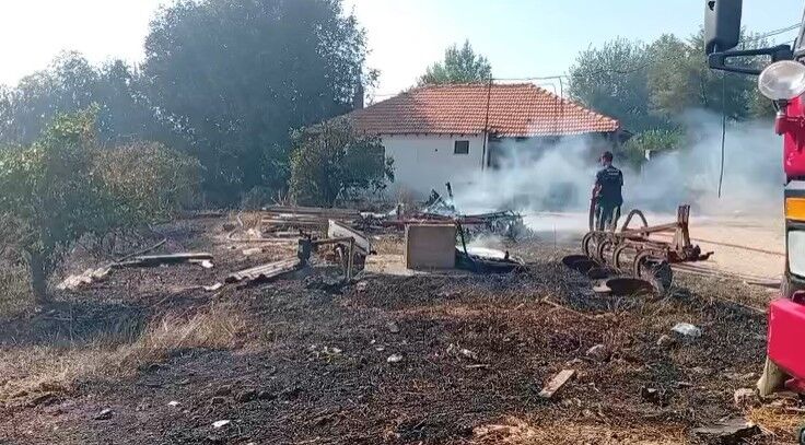 Serik Candir Mahallesi Otluk Alan Yangini