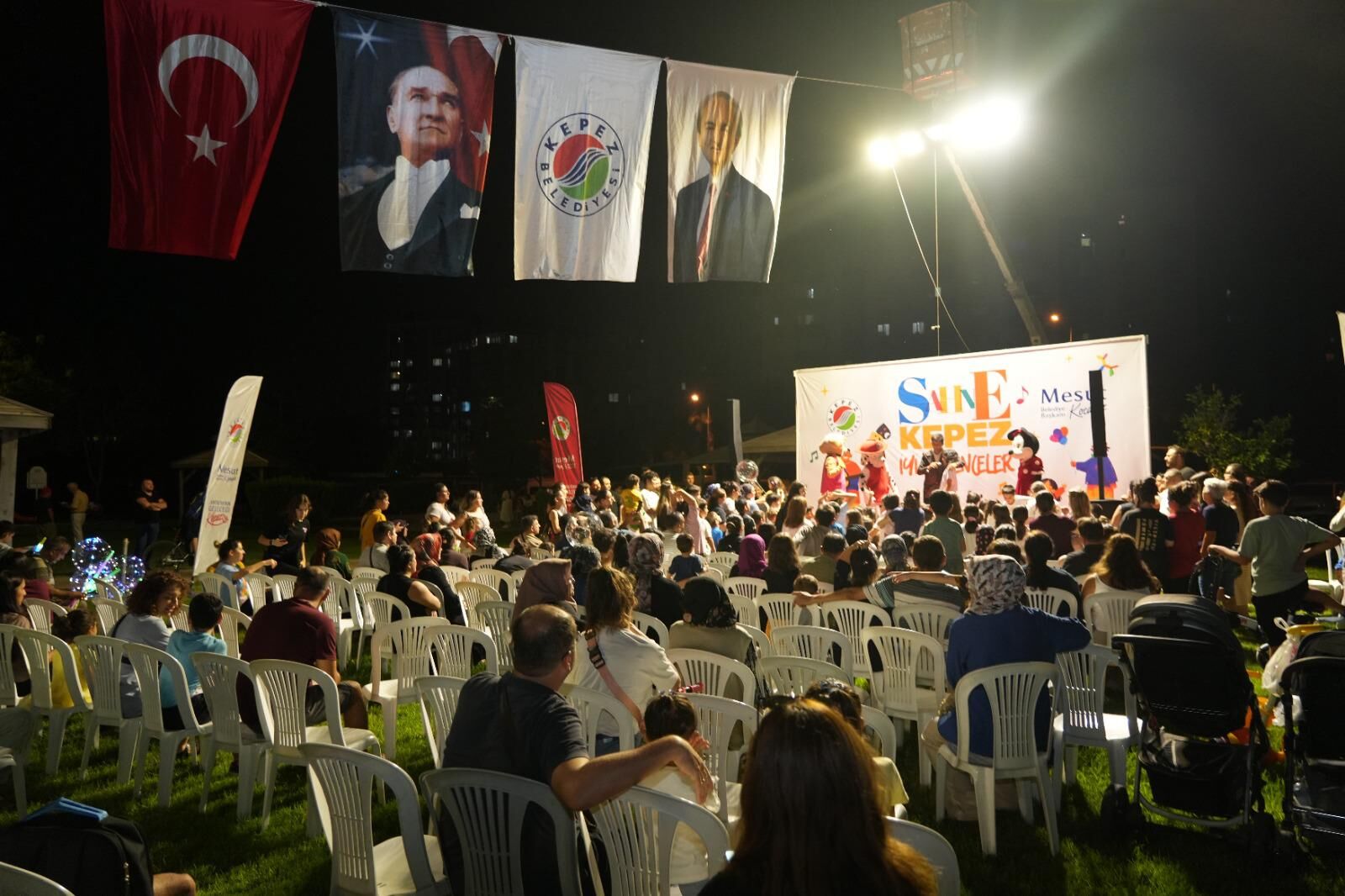 Zafer Mahallesinde Cocuklarin Yuzu Sahne Kepezle Guldu 4