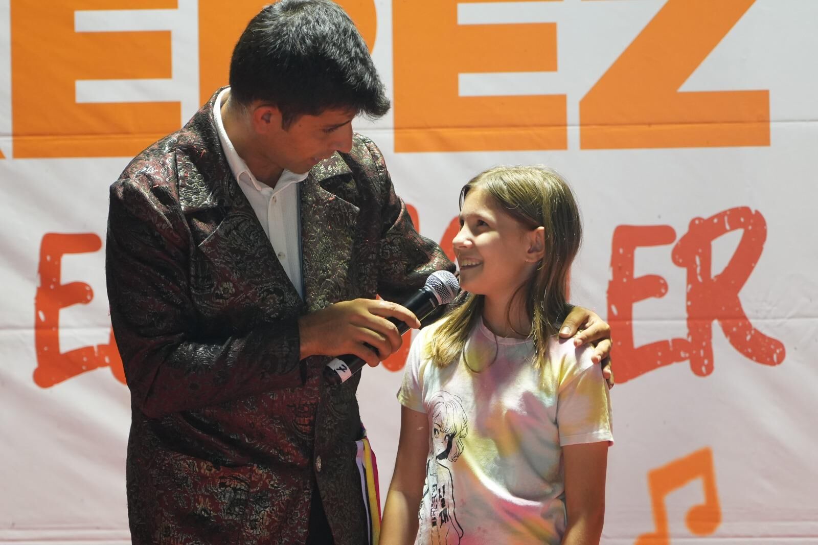 Zafer Mahallesinde Cocuklarin Yuzu Sahne Kepezle Guldu 6