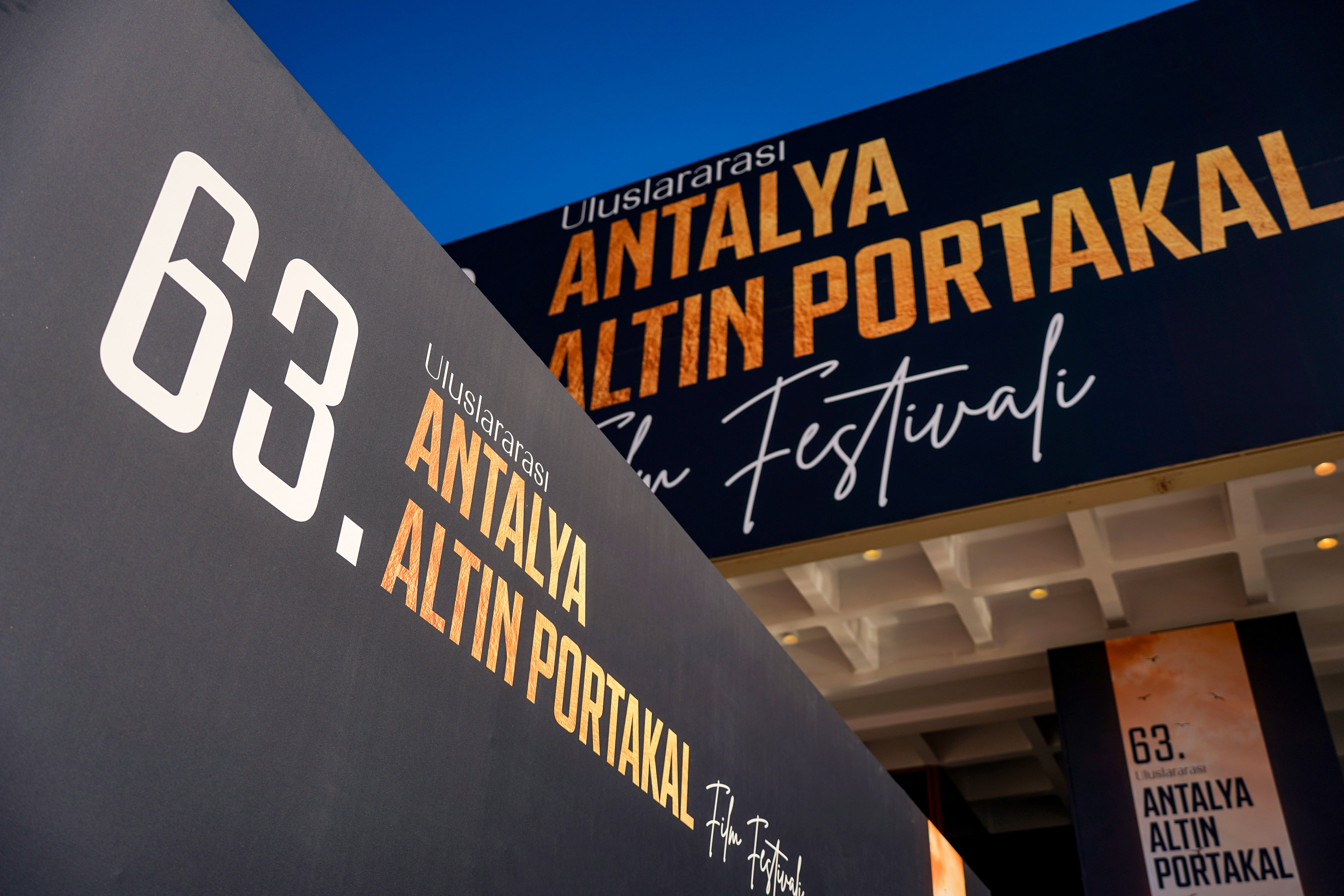 63 U N C U K E Z K A P I L A R I N I A C A C A K A L T İ N P O R T A K A L