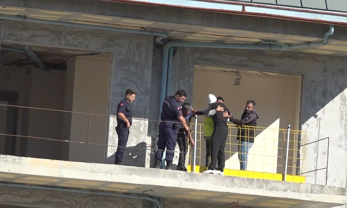 Alanya Isci Oba Mahallesi Arkadasi Ikna Etti1