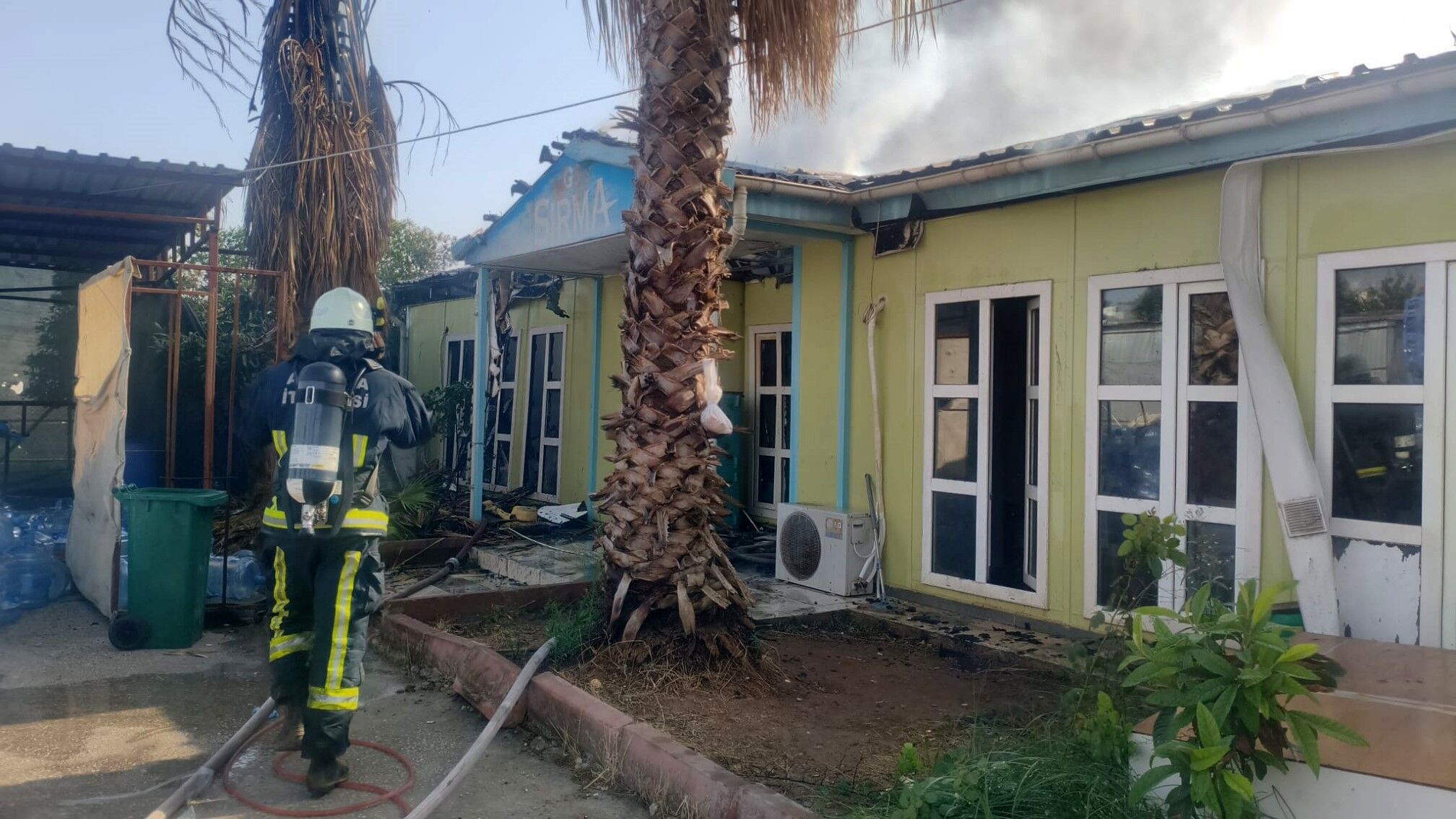Antalya Kepez Altinova Isyeri Yangin5