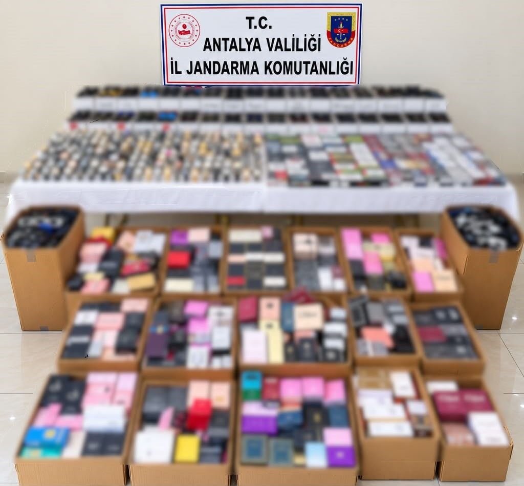 Antalya Manavgat Gumruk Kacagi Urun Ele Gecirildi