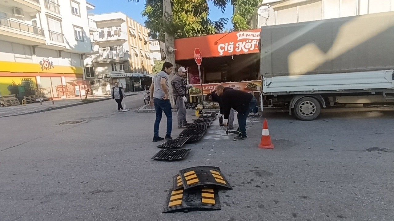 Antalya Manavgat Mithatpasa Hukumet Caddesi Kaza Onlem Belediye