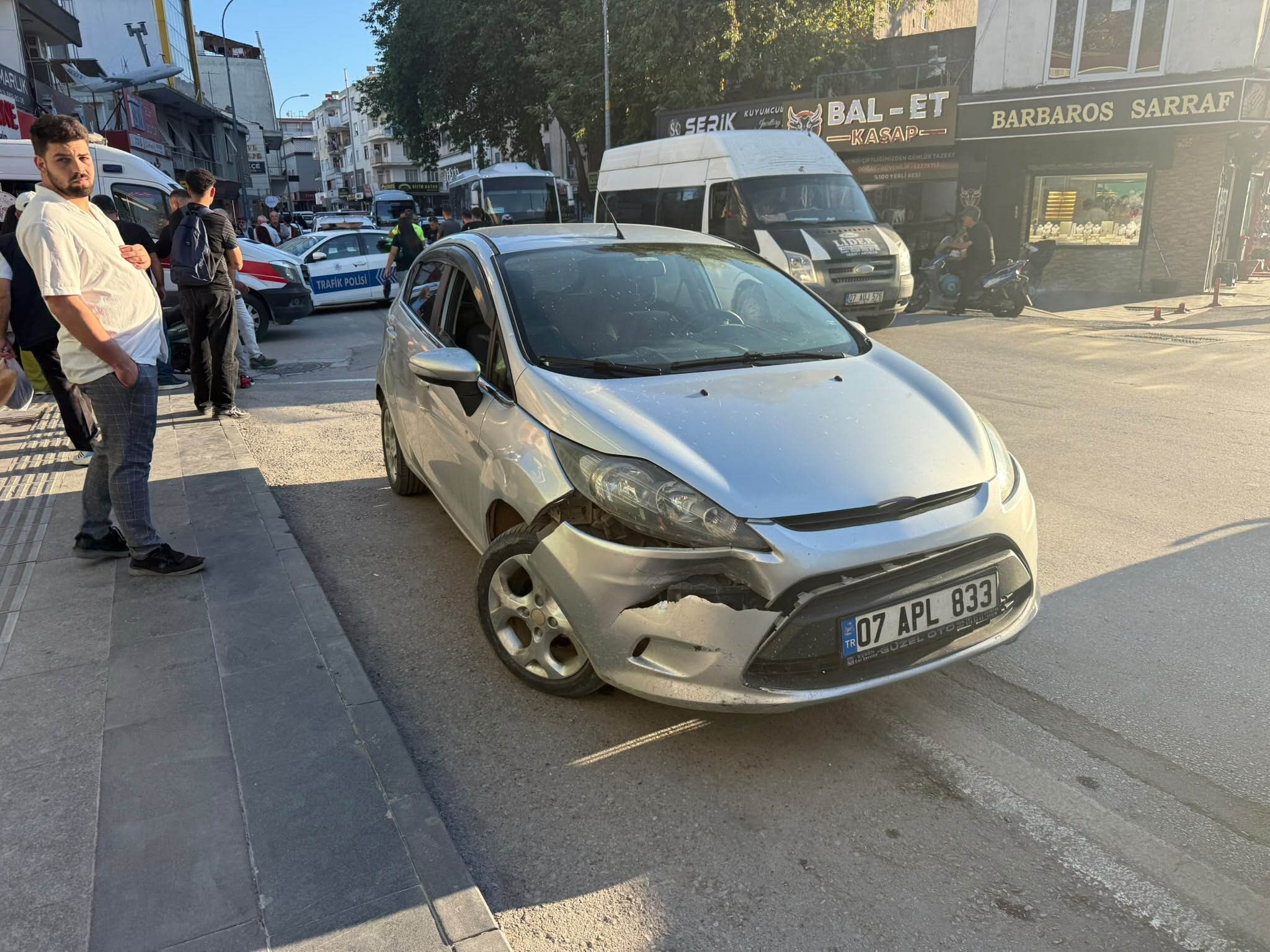 Antalya Serik Orta Mahalle Kaza3