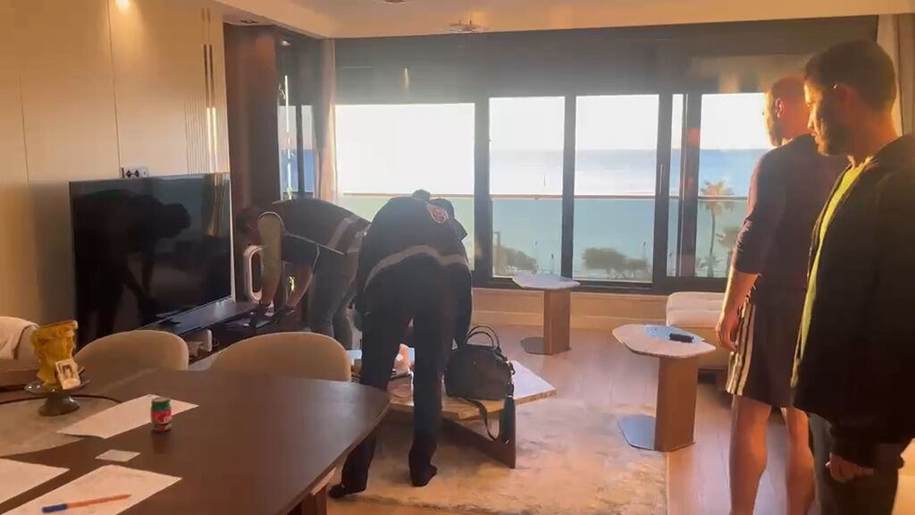 Antalya Uyusturucu Fuhus Operasyon 20 Supheli Serbest3