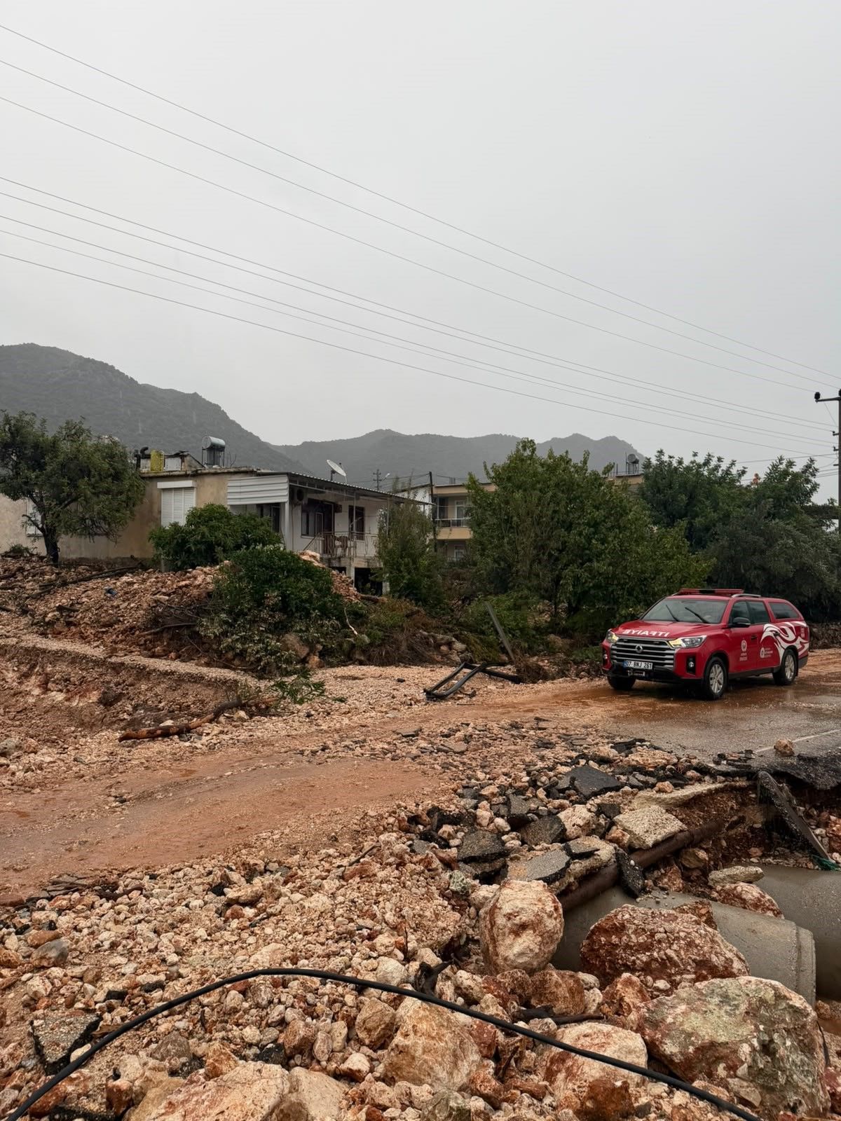 Buyuksehir Yagmur Mesaisi Antalya4