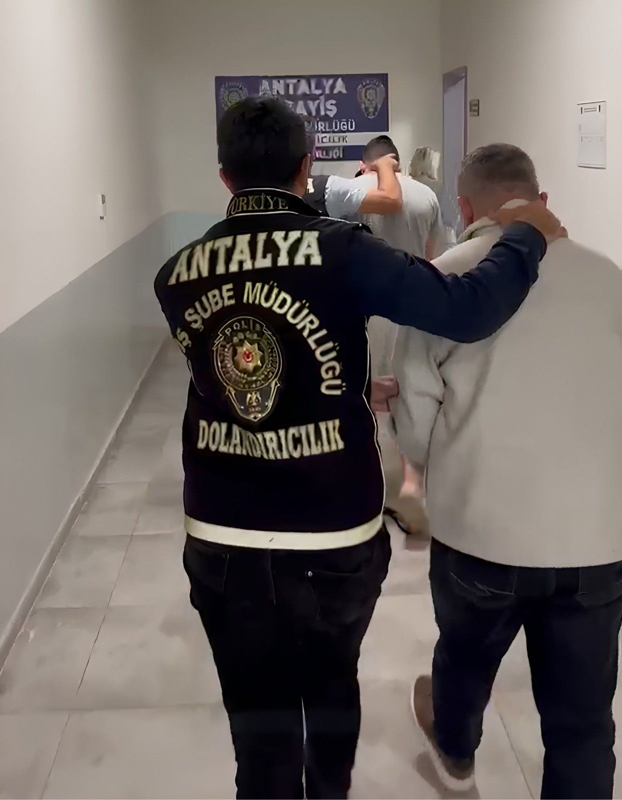 Davayi Karara Baglama Vaadiyle Dolandiricilik