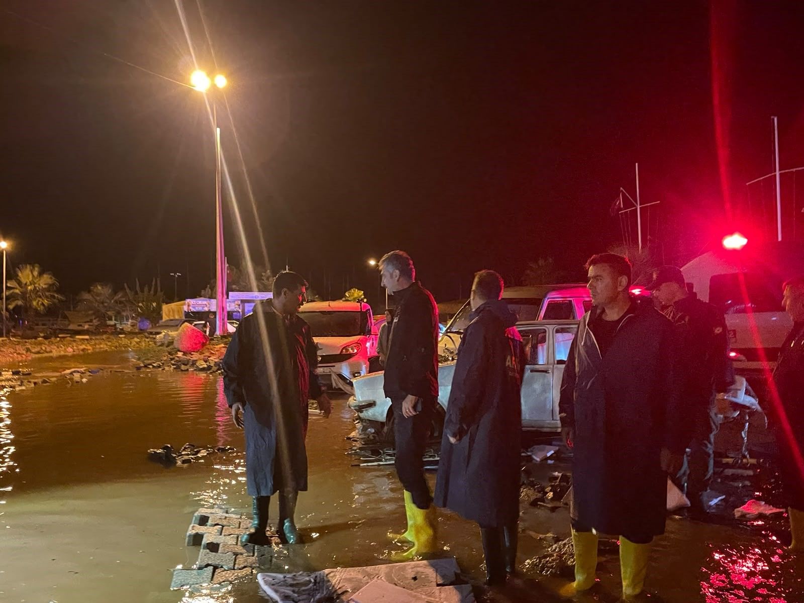 Demre Yagis Antalya Mahsur Kalan 22 Kisi Kurtarildi.3