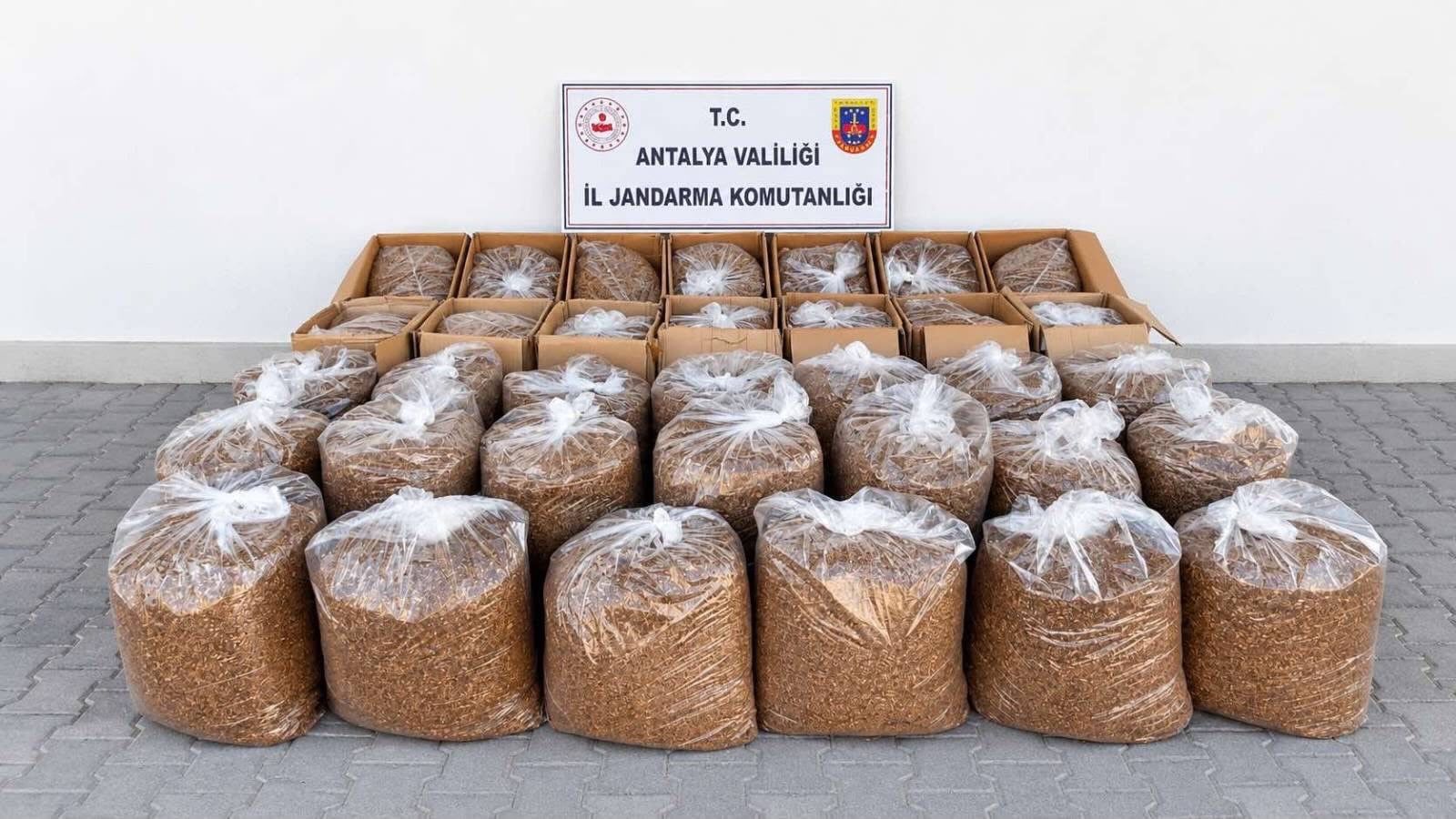 Dosemealti Alanya Kacak Tutun Ele Gecirildi1