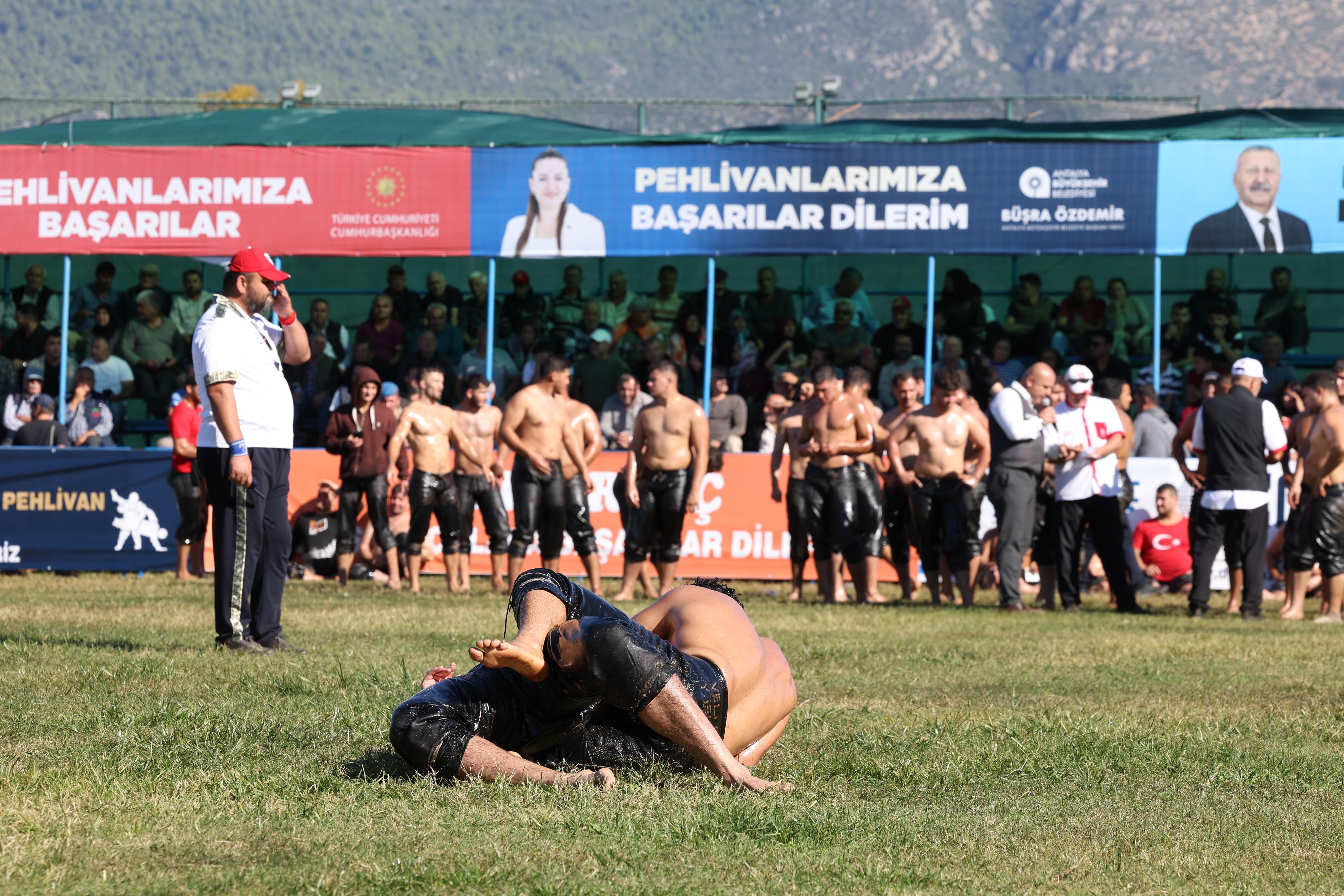 Erkan Tas Yagli Gures Antalya1
