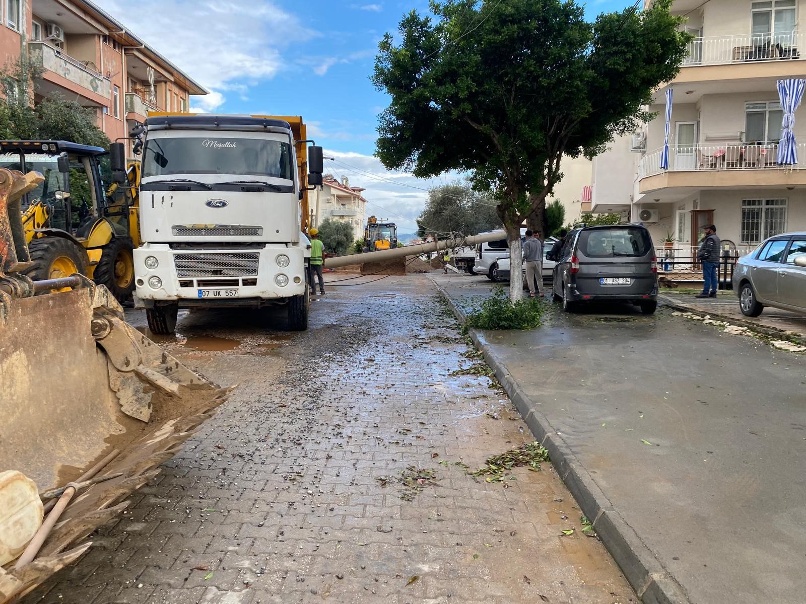 Gazipasa Antalya Elektirik Diregi Kaza2