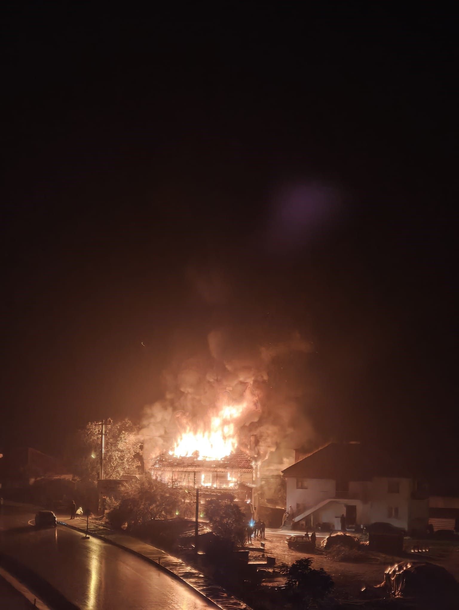 Imrahor Mahallesi Antalya Yıldirim Yangin Korkuteli2