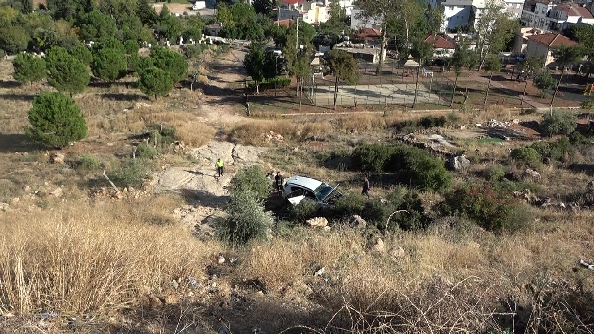Kepez Ucurumdan Yuvarlandi Kaza1